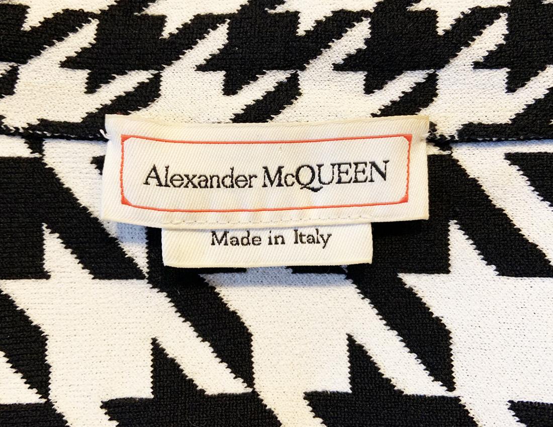Alexander Mcqueen Tie-neck Houndstooth Patterned Knit Top Cardigan size L For Sale 2