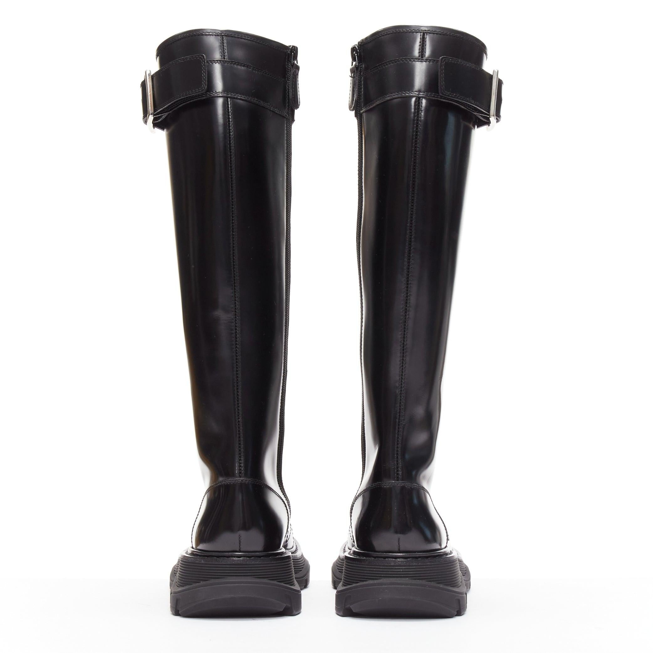 ALEXANDER MCQUEEN Tread black leather lace up combat knee high boot EU39 For Sale 1