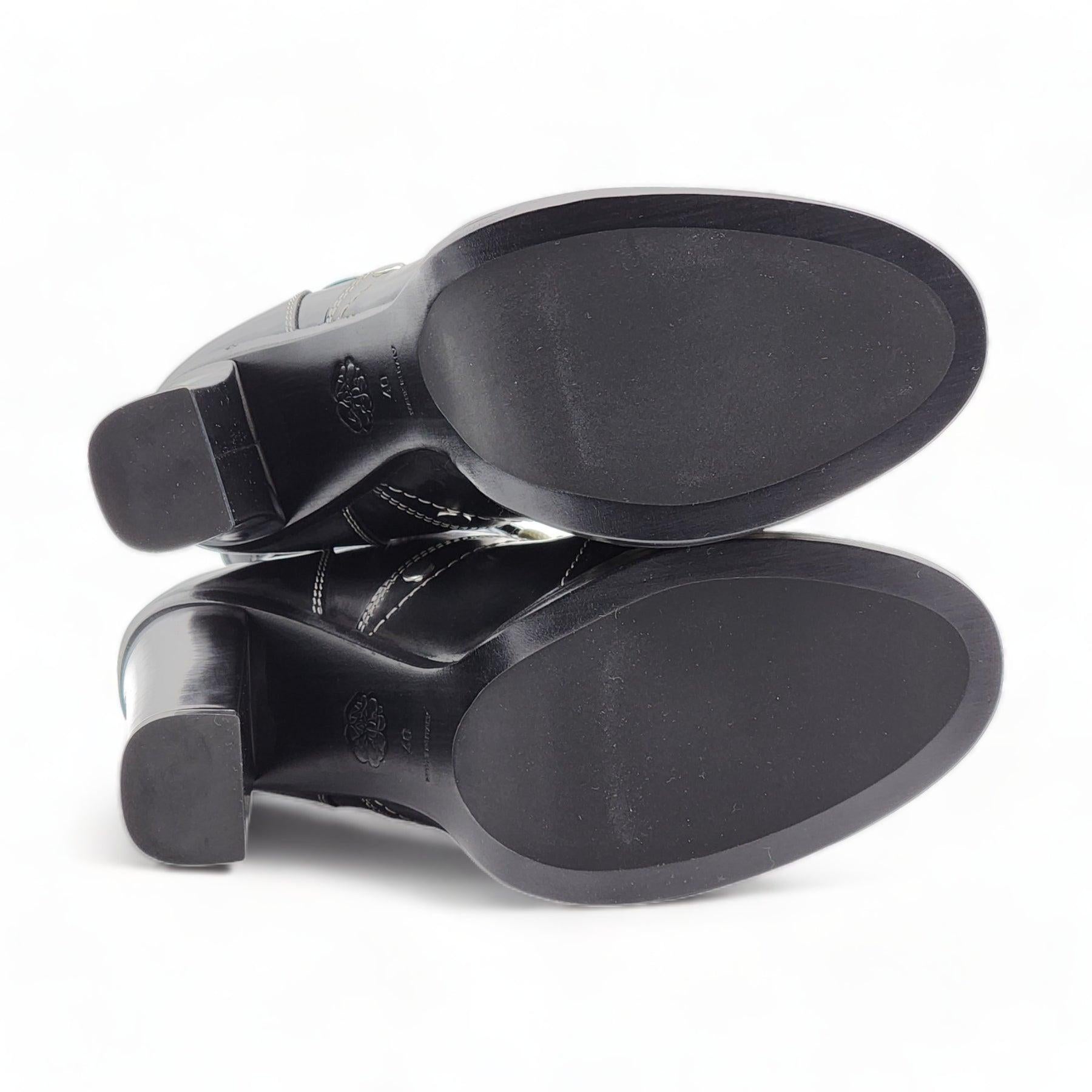 Alexander McQueen Tread Slick Boots Leather in Black In Excellent Condition For Sale In Los Angeles, CA