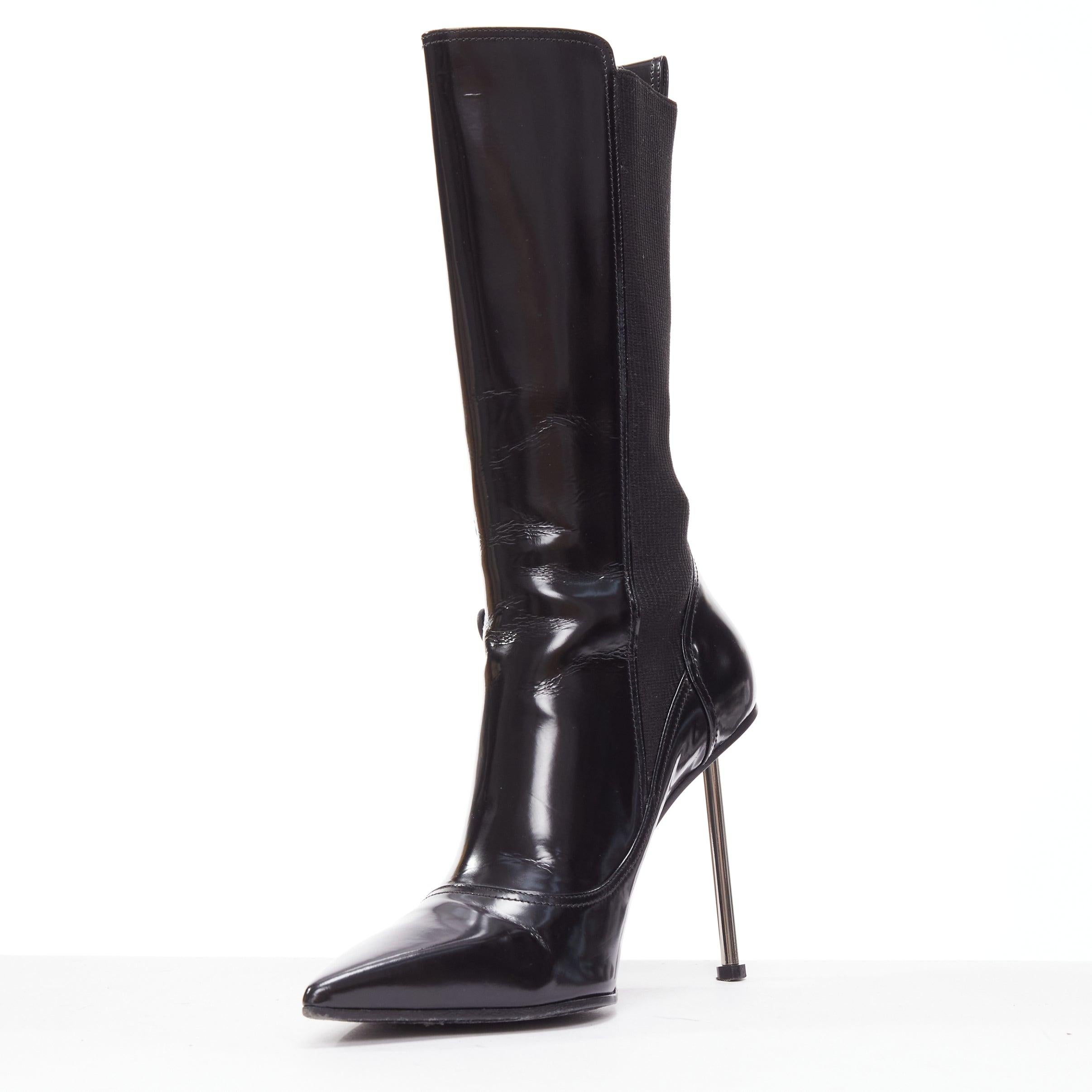 Alexander McQueen stivali vittoriani a punta in pelle nera e argento con tacco a spillo EU38 In condizioni buone in vendita a Hong Kong, NT