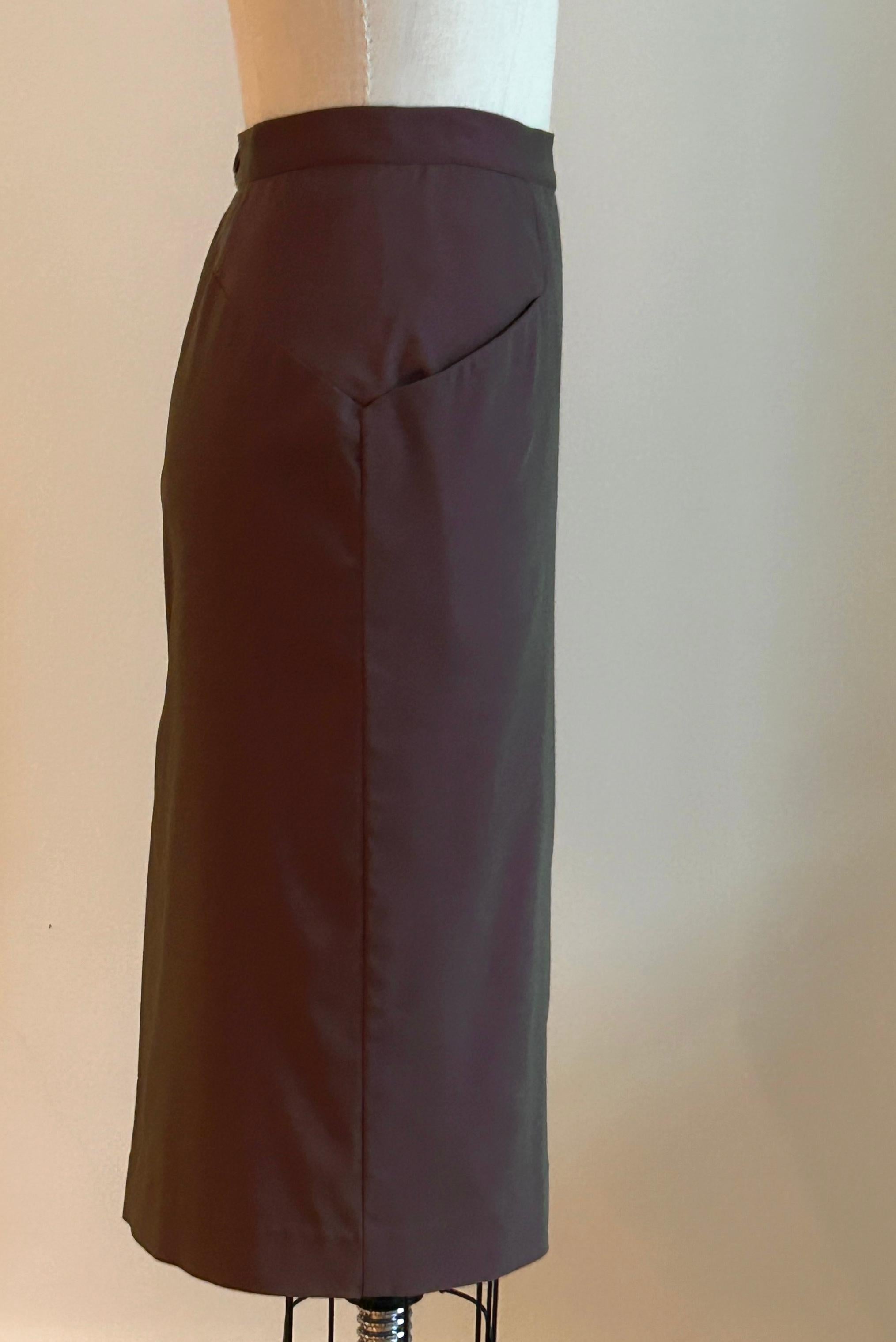 Noir Alexander McQueen, jupe crayon rouge grisâtre vintage des années 1990 en vente