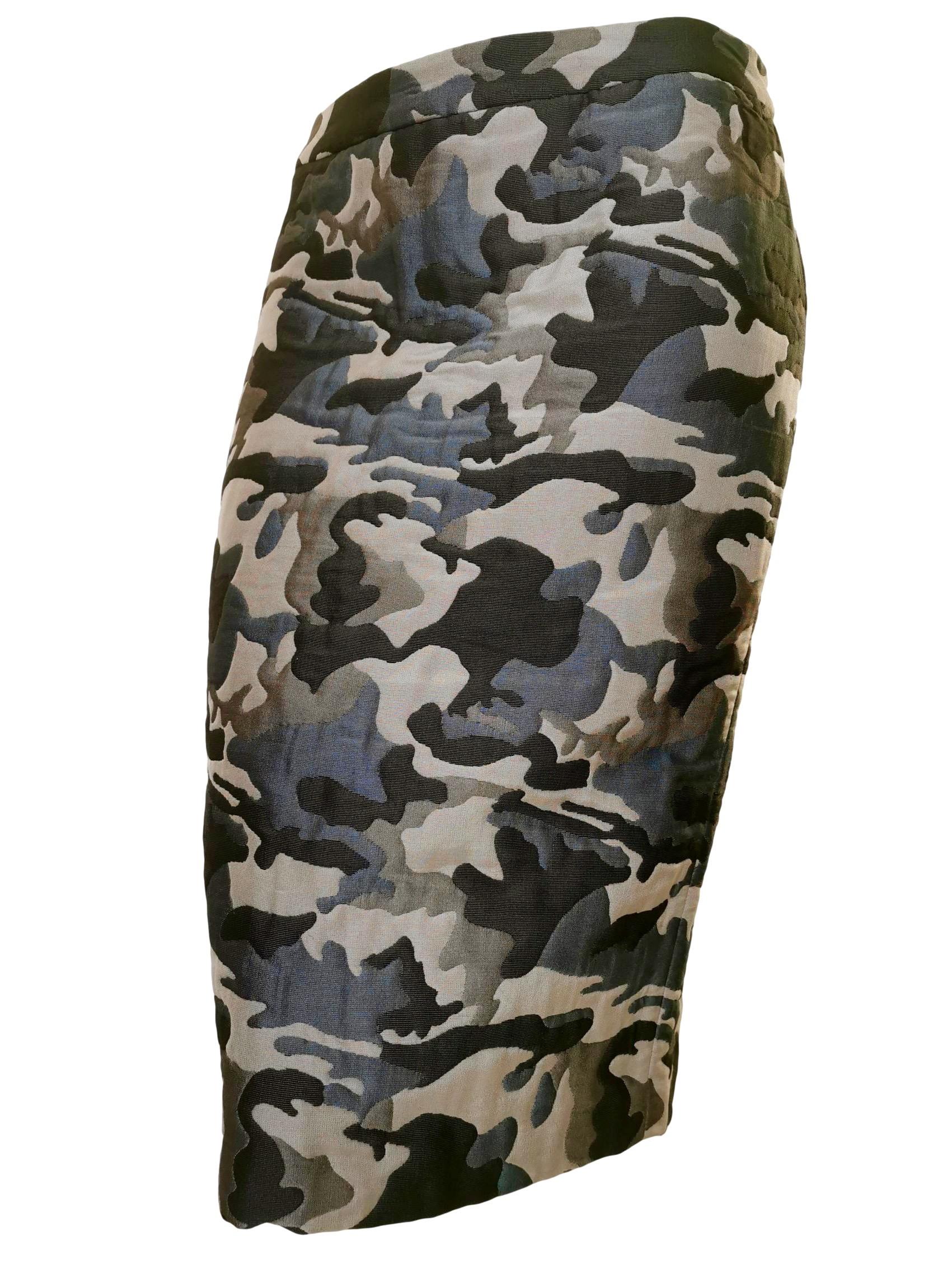 Alexander McQueen Vintage 1990's Quilted Camouflage Fitted Skirt  For Sale 3