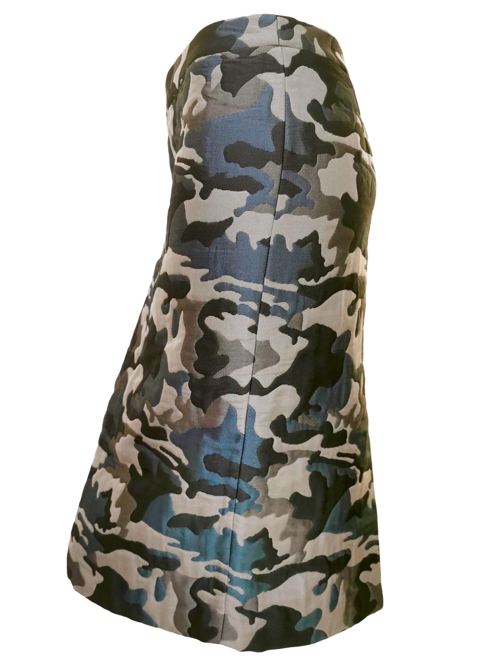Alexander McQueen Vintage 1990's Quilted Camouflage Fitted Skirt  For Sale 4