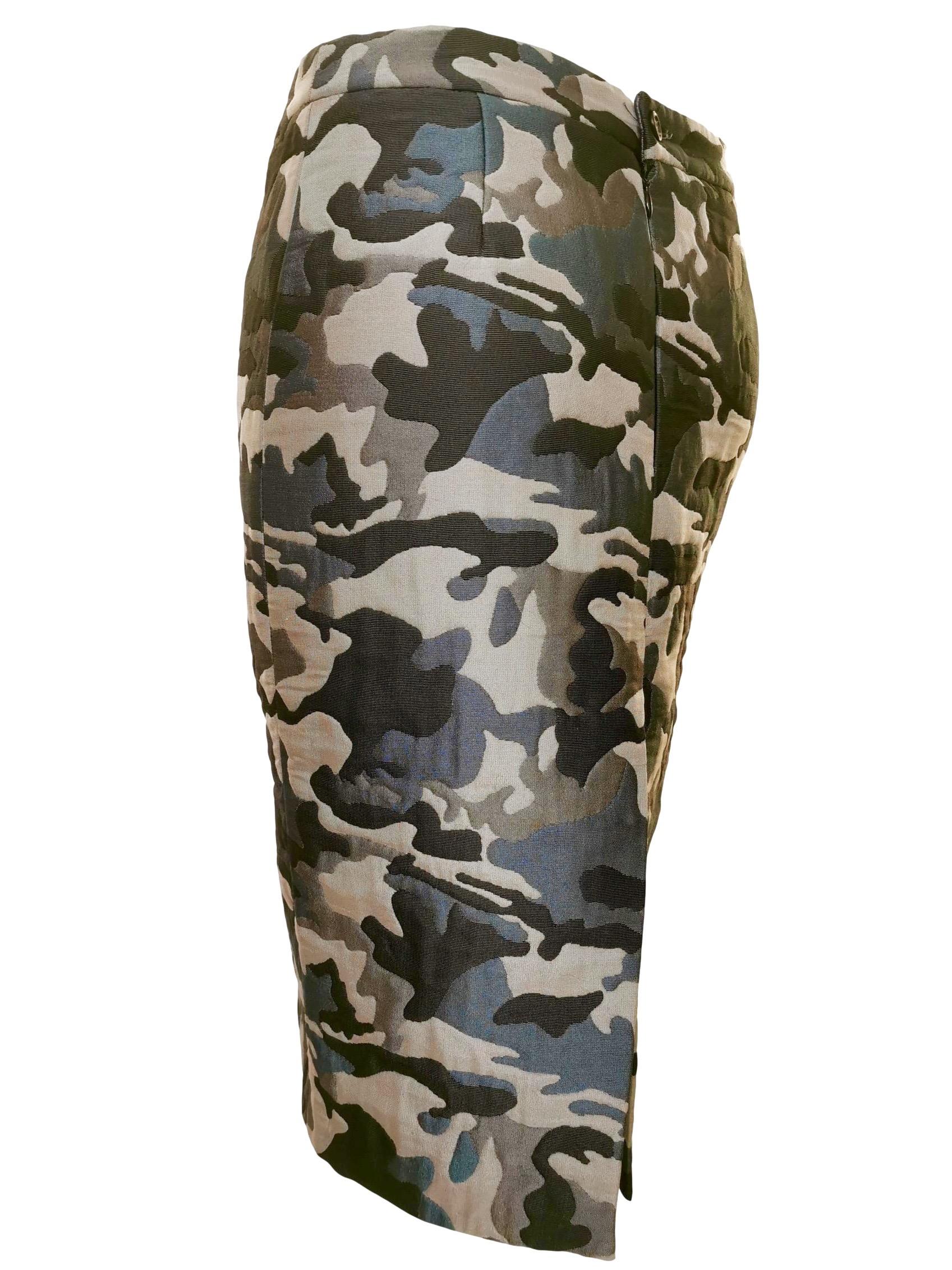 Alexander McQueen Vintage 1990's Quilted Camouflage Fitted Skirt  For Sale 5