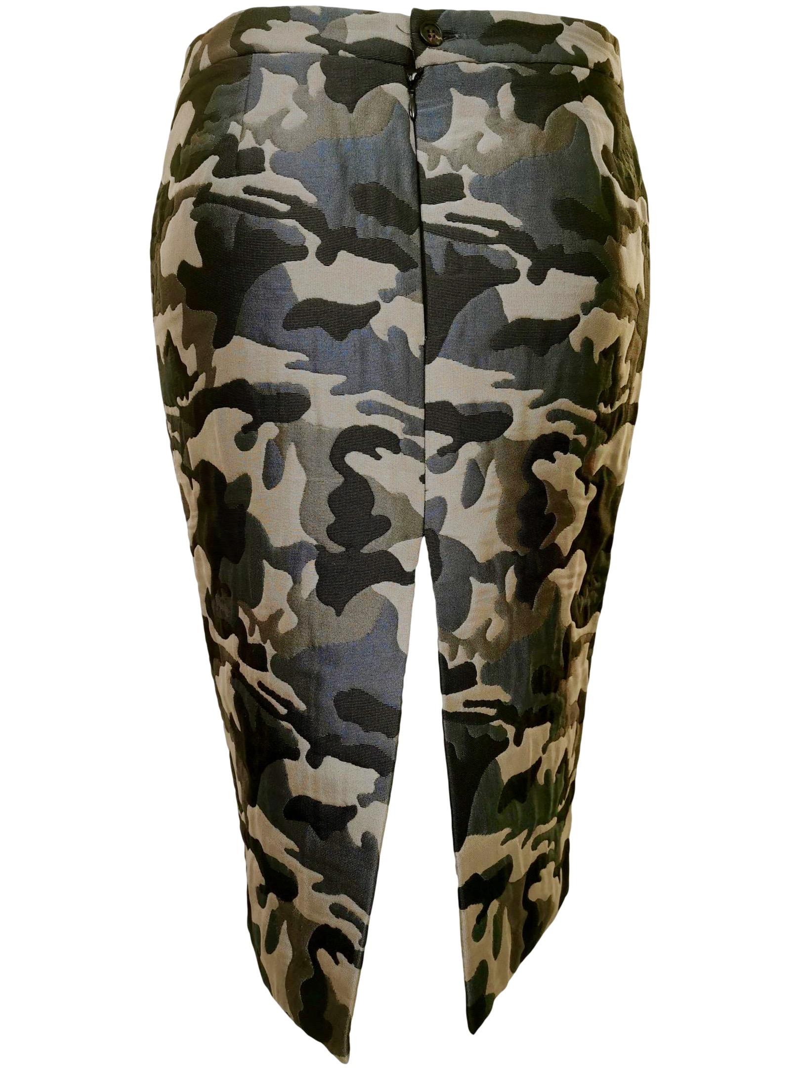 Alexander McQueen Vintage 1990's Quilted Camouflage Fitted Skirt  For Sale 6