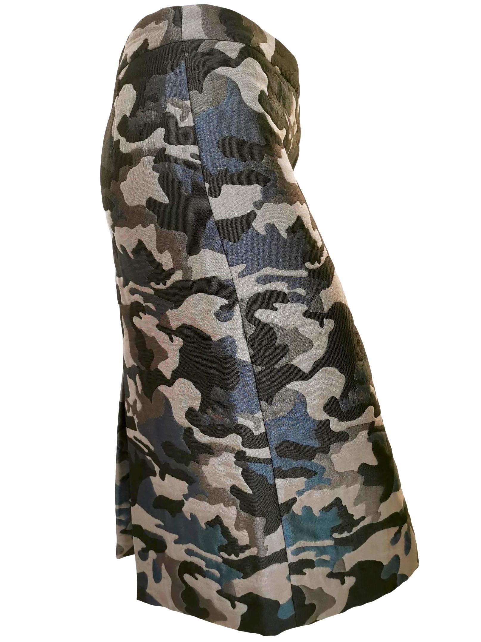 Alexander McQueen Vintage 1990's Quilted Camouflage Fitted Skirt  For Sale 1