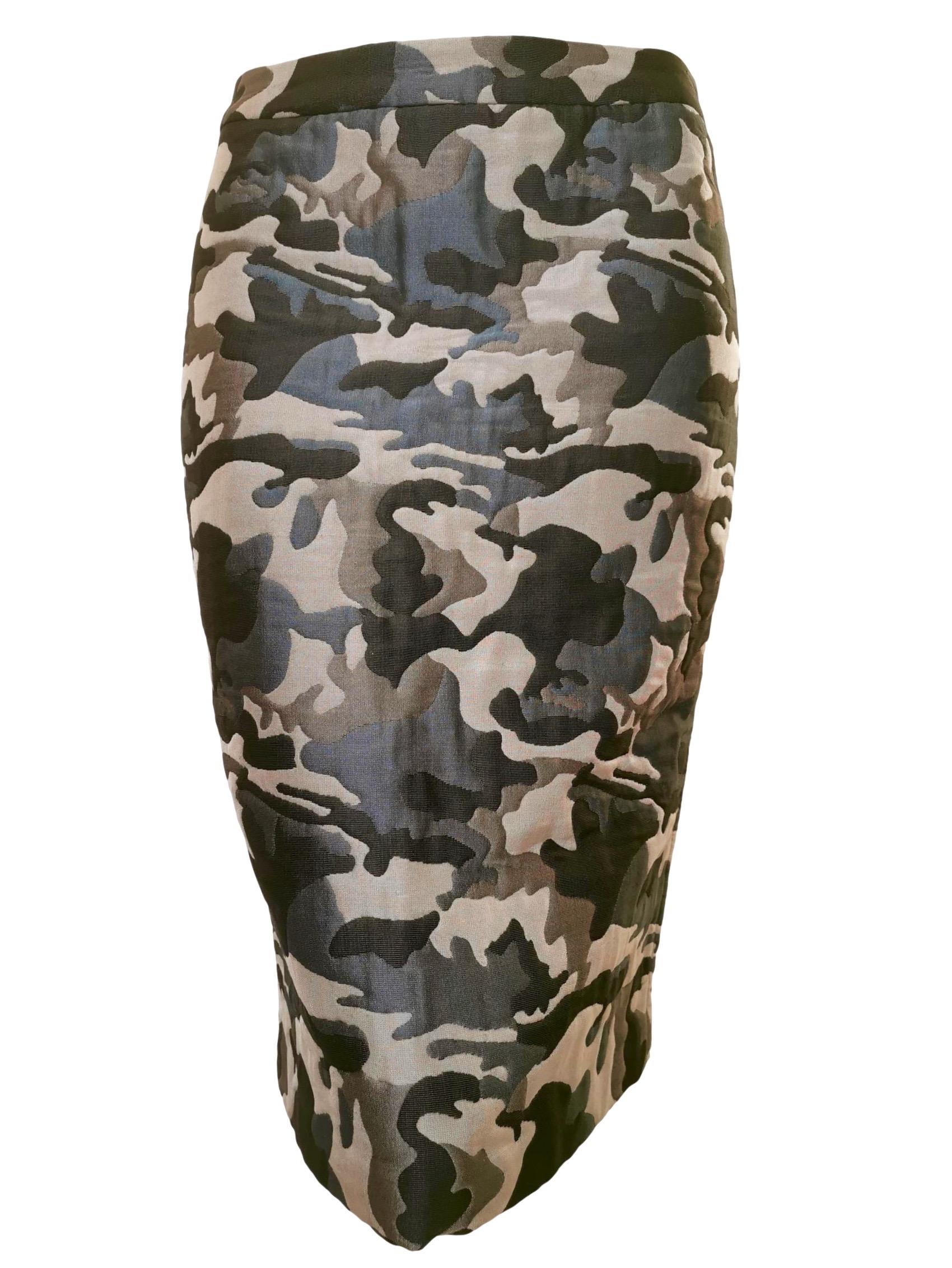 Alexander McQueen Vintage 1990's Quilted Camouflage Fitted Skirt  For Sale 2