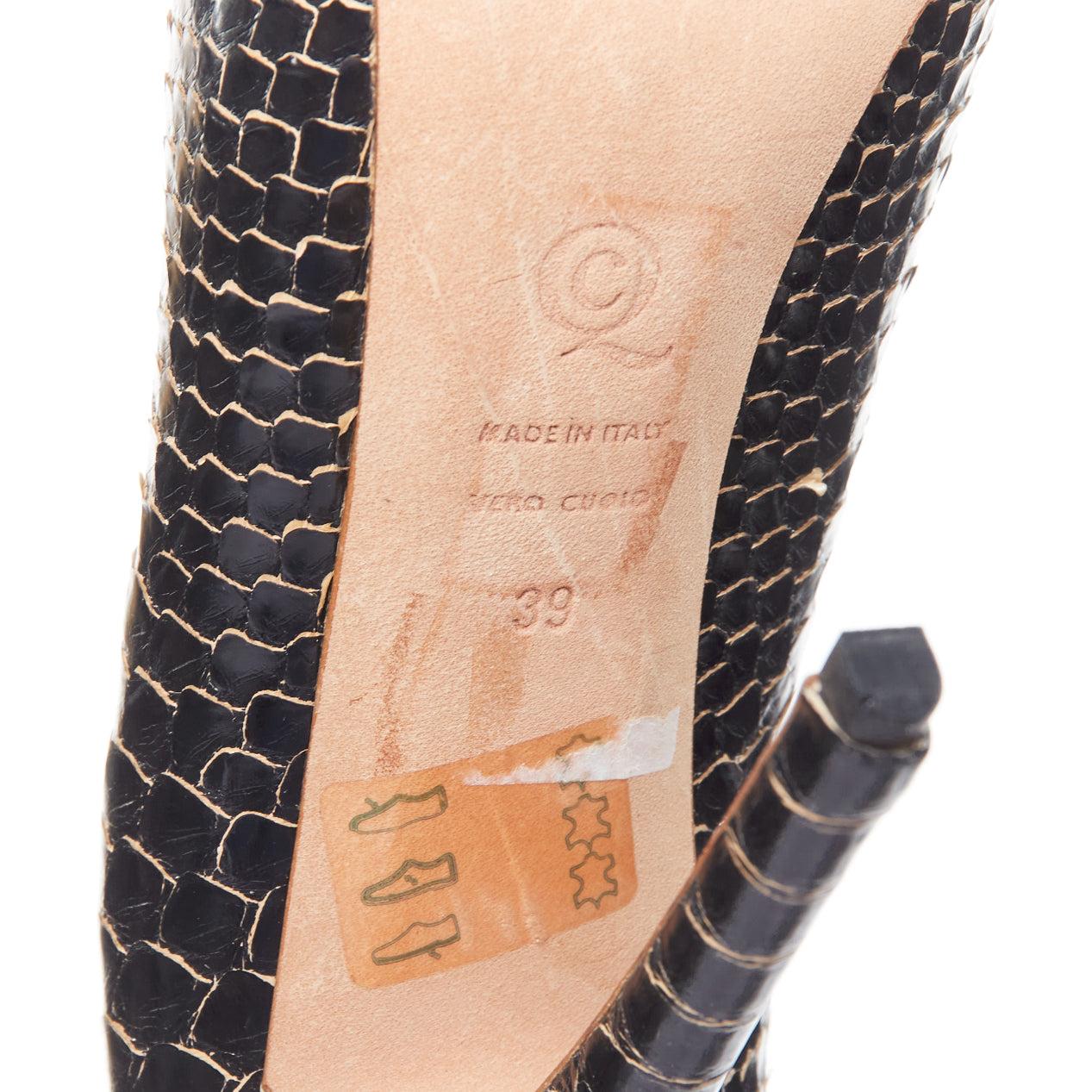 ALEXANDER MCQUEEN Vintage black scaled leather pump heels EU39 For Sale 5