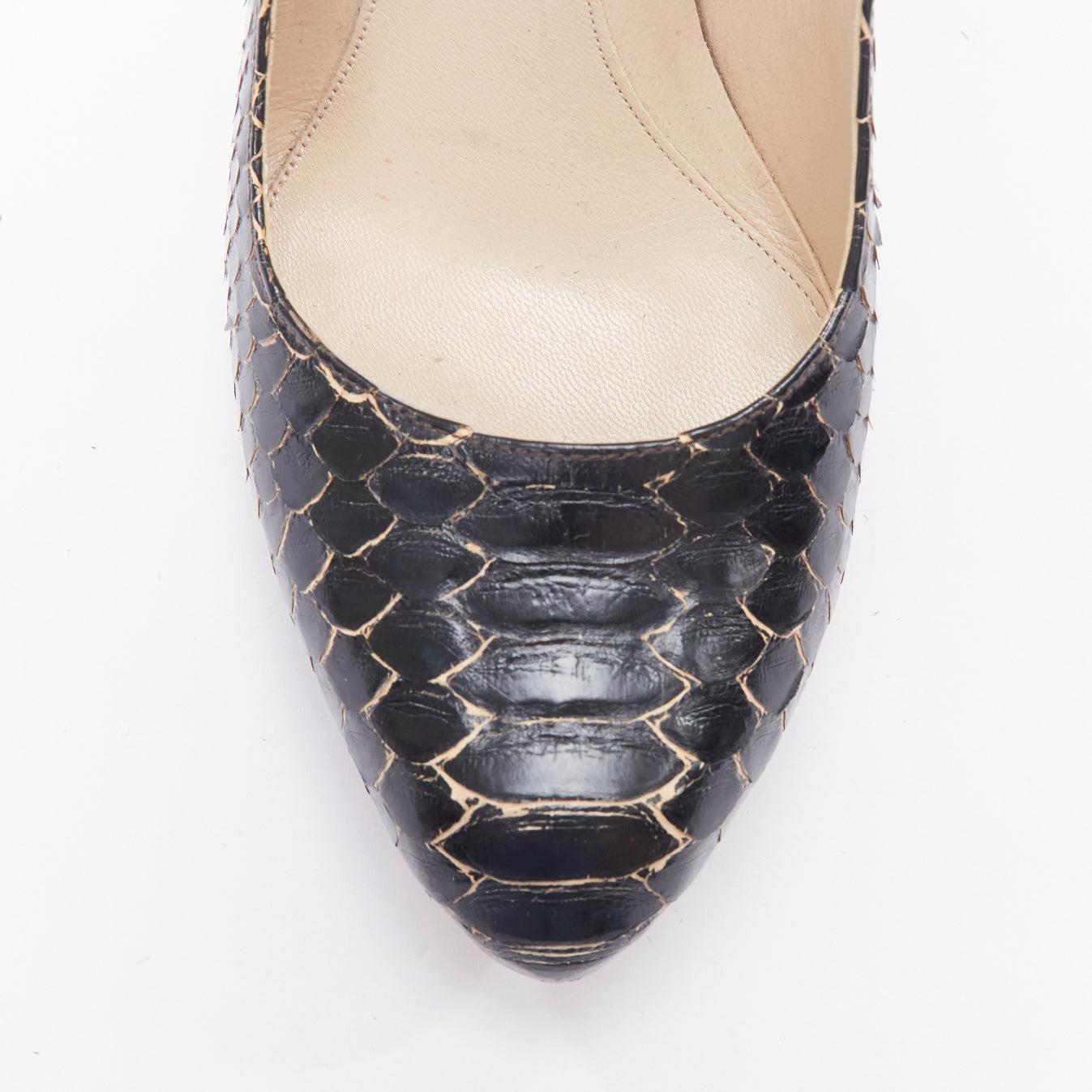 ALEXANDER MCQUEEN Vintage black scaled leather pump heels EU39 For Sale 1