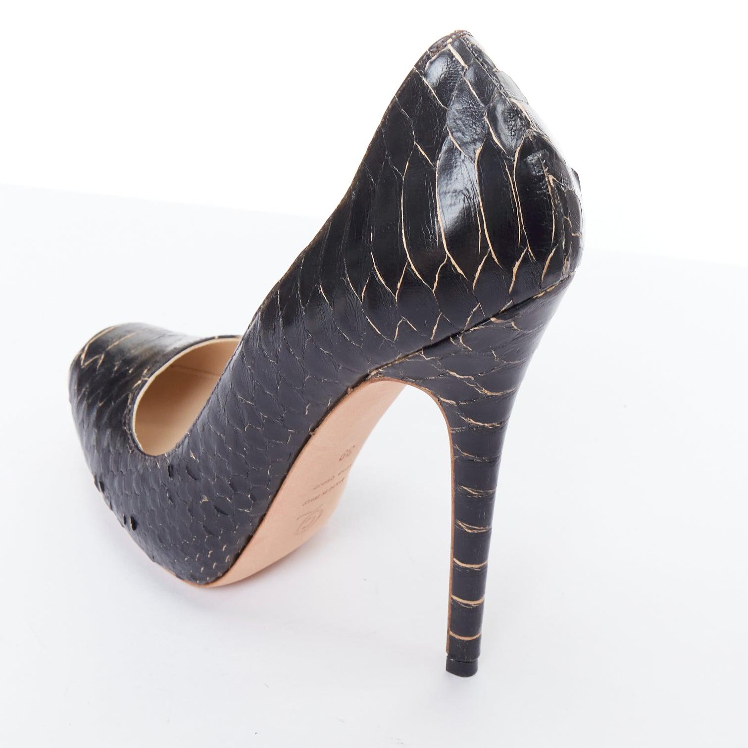 ALEXANDER MCQUEEN Vintage black scaled leather pump heels EU39 For Sale 3