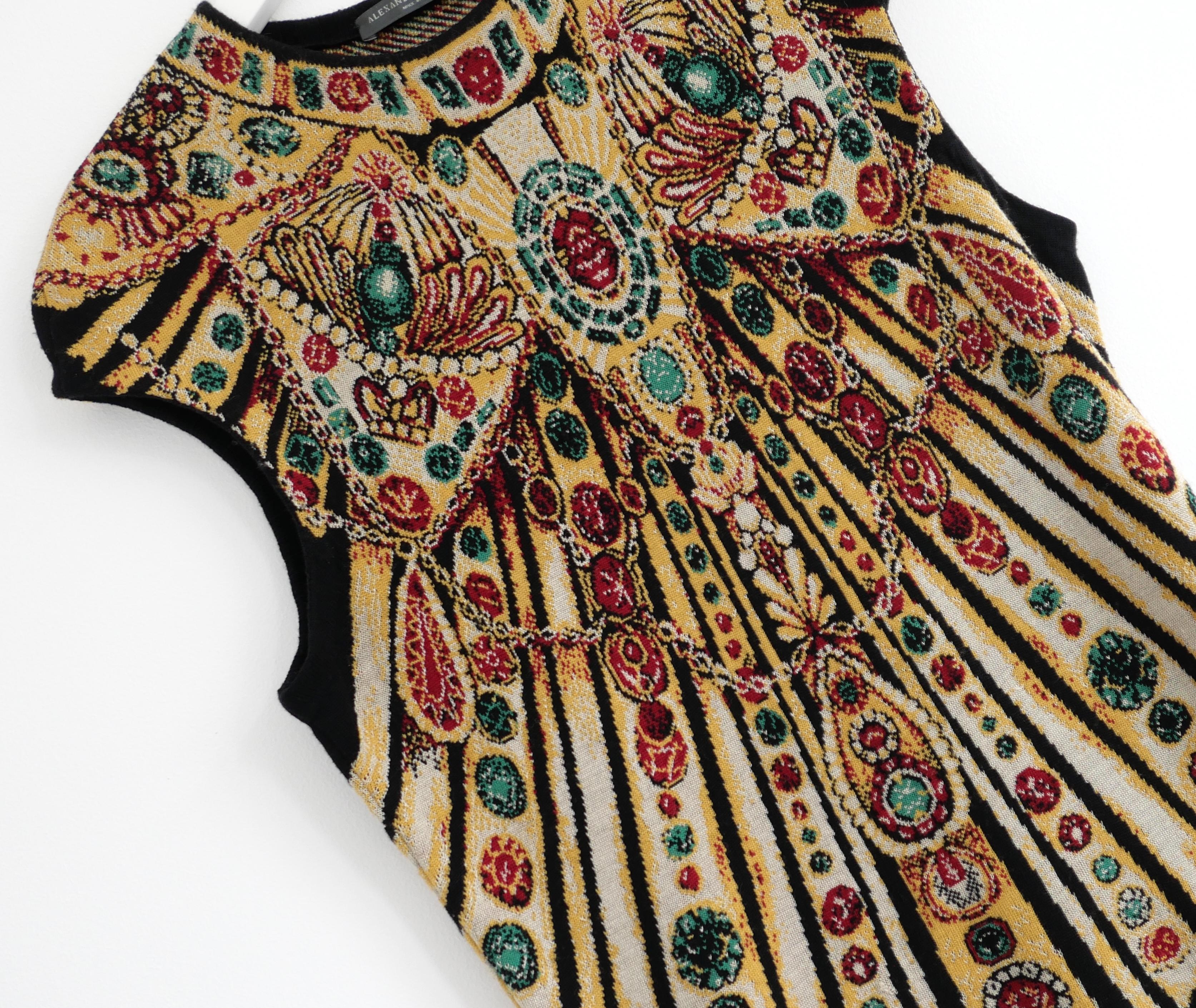 Noir Alexander McQueen - Robe en maille intarsia avec bijou vintage en vente