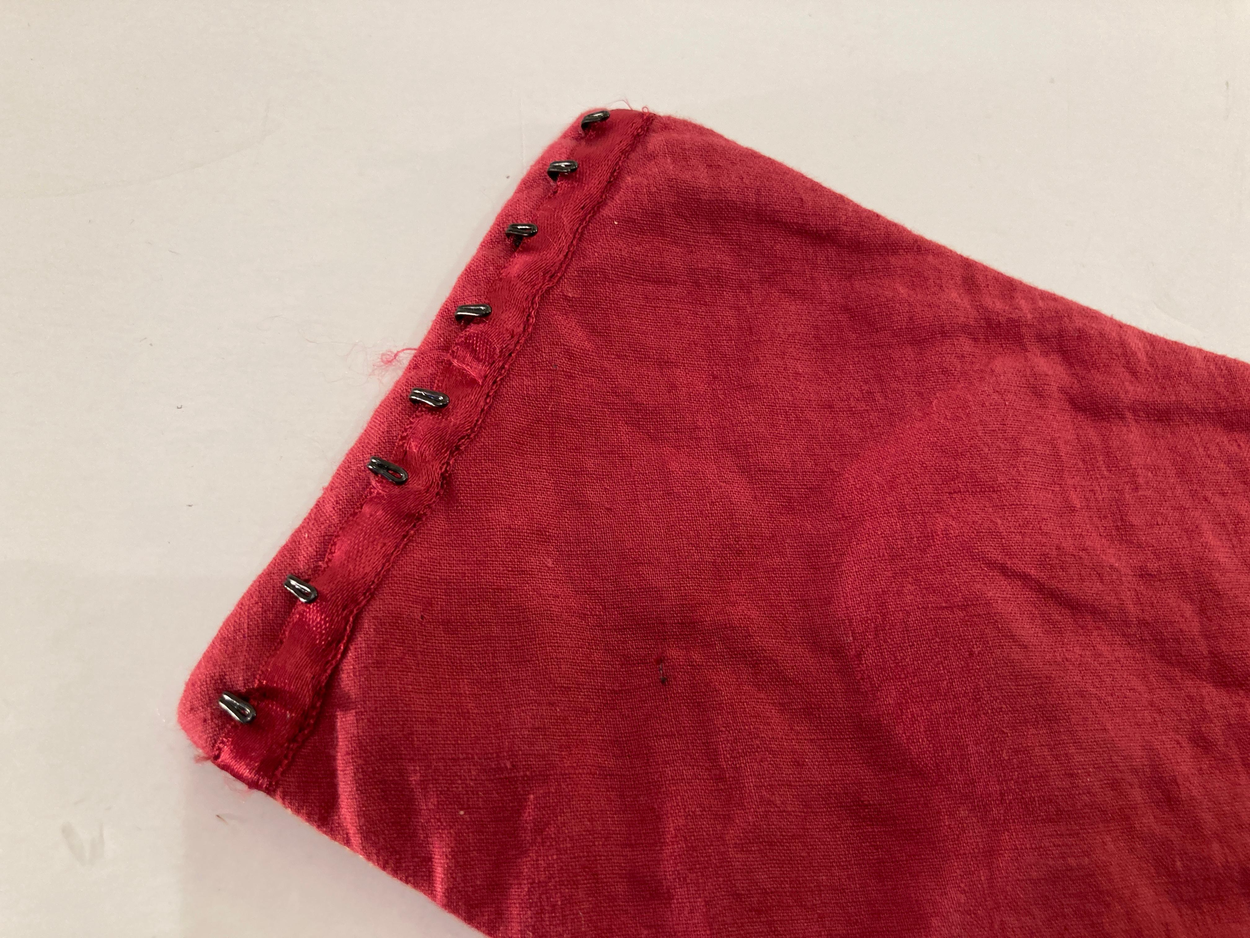 Alexander McQueen Taille Gürtel aus bestickter Baumwolle, indisch inspiriert im Angebot 3
