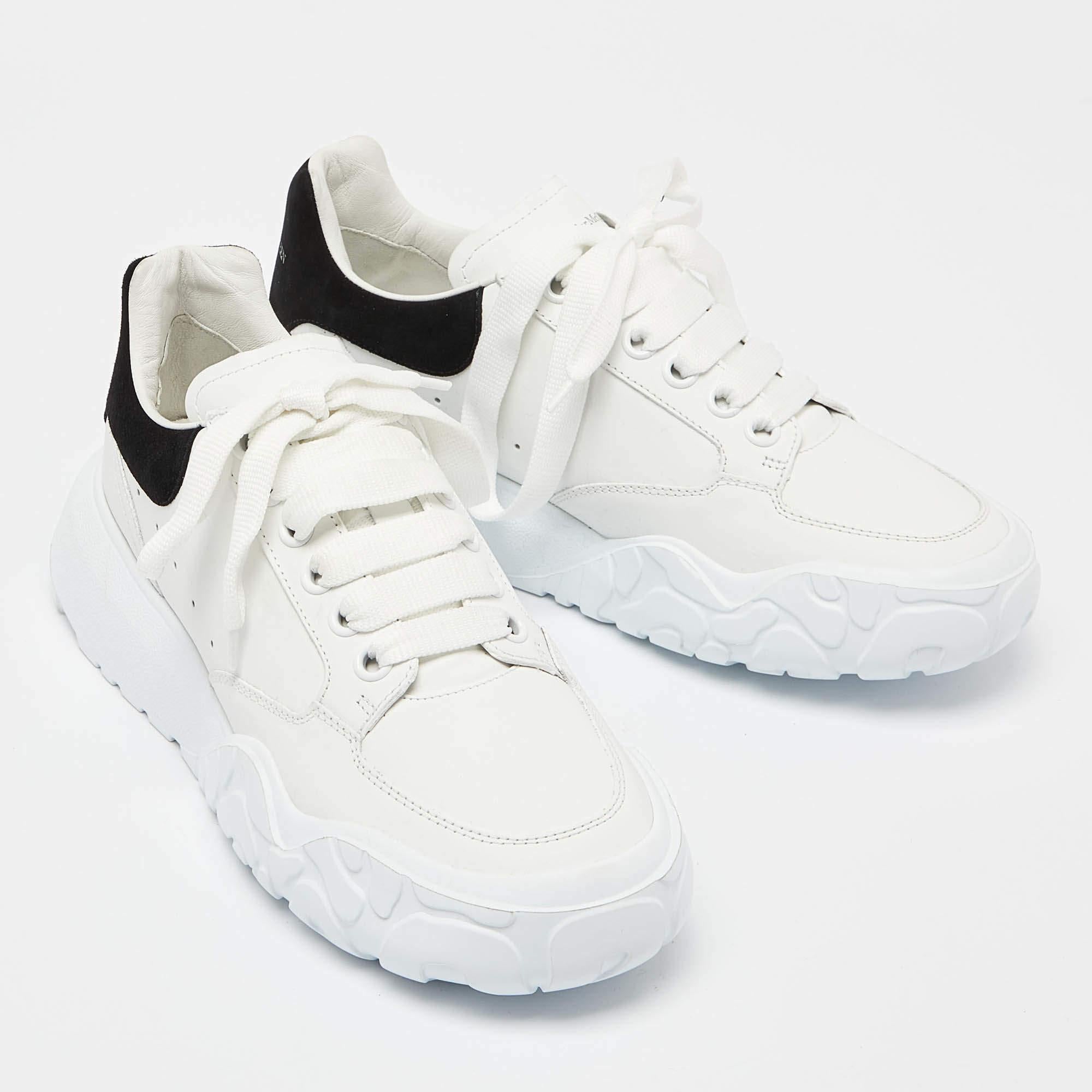 Alexander McQueen White/Black Leather And Suede Oversized Sneakers Size 39 In Excellent Condition In Dubai, Al Qouz 2