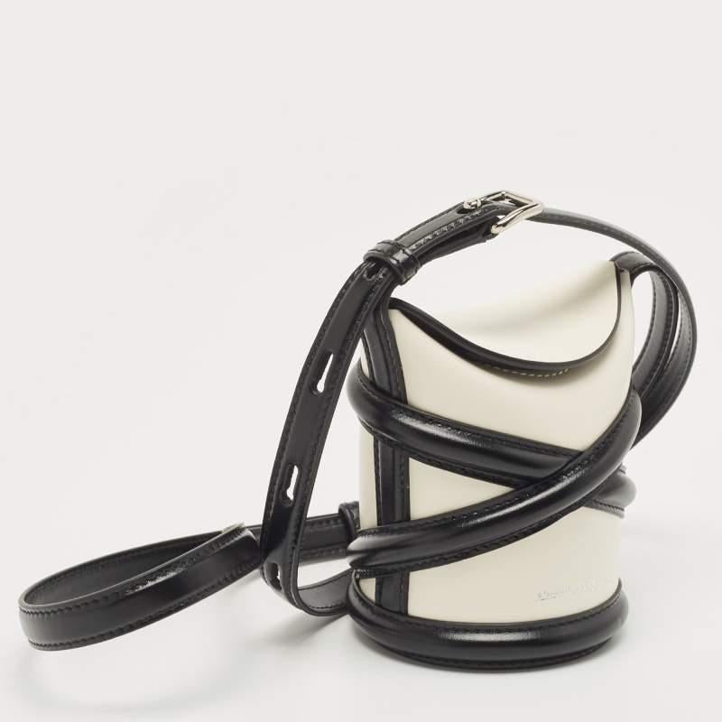 Alexander McQueen White/Black Leather Micro The Curve Bucket Bag In Excellent Condition In Dubai, Al Qouz 2