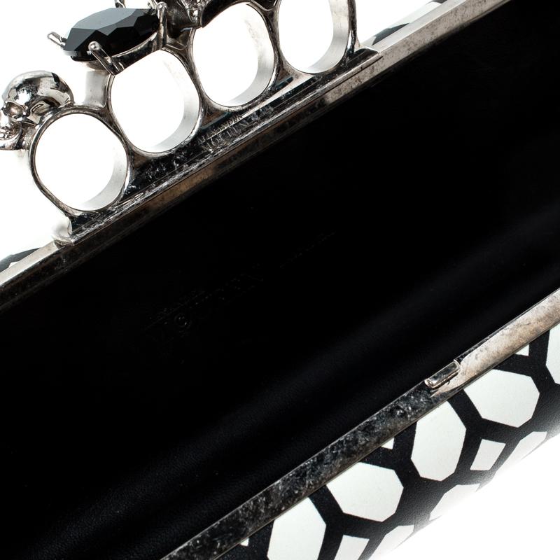 Alexander McQueen White/Black Patent Leather Skull Knuckle Clutch 5
