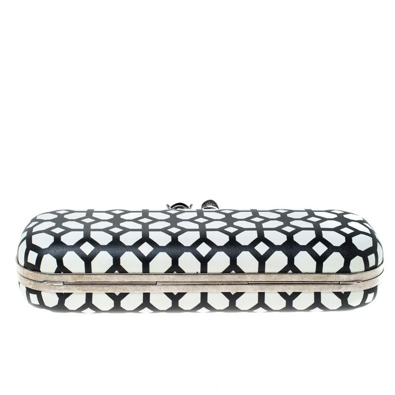 Alexander McQueen White/Black Patent Leather Skull Knuckle Clutch 6