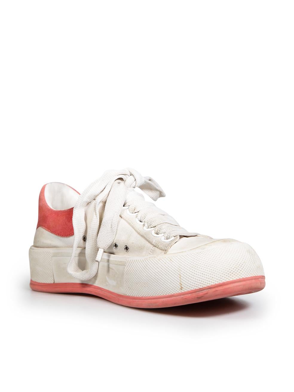 Alexander McQueen Scarpe da ginnastica in tela bianca con lacci Taglia IT 38 In condizioni buone in vendita a London, GB