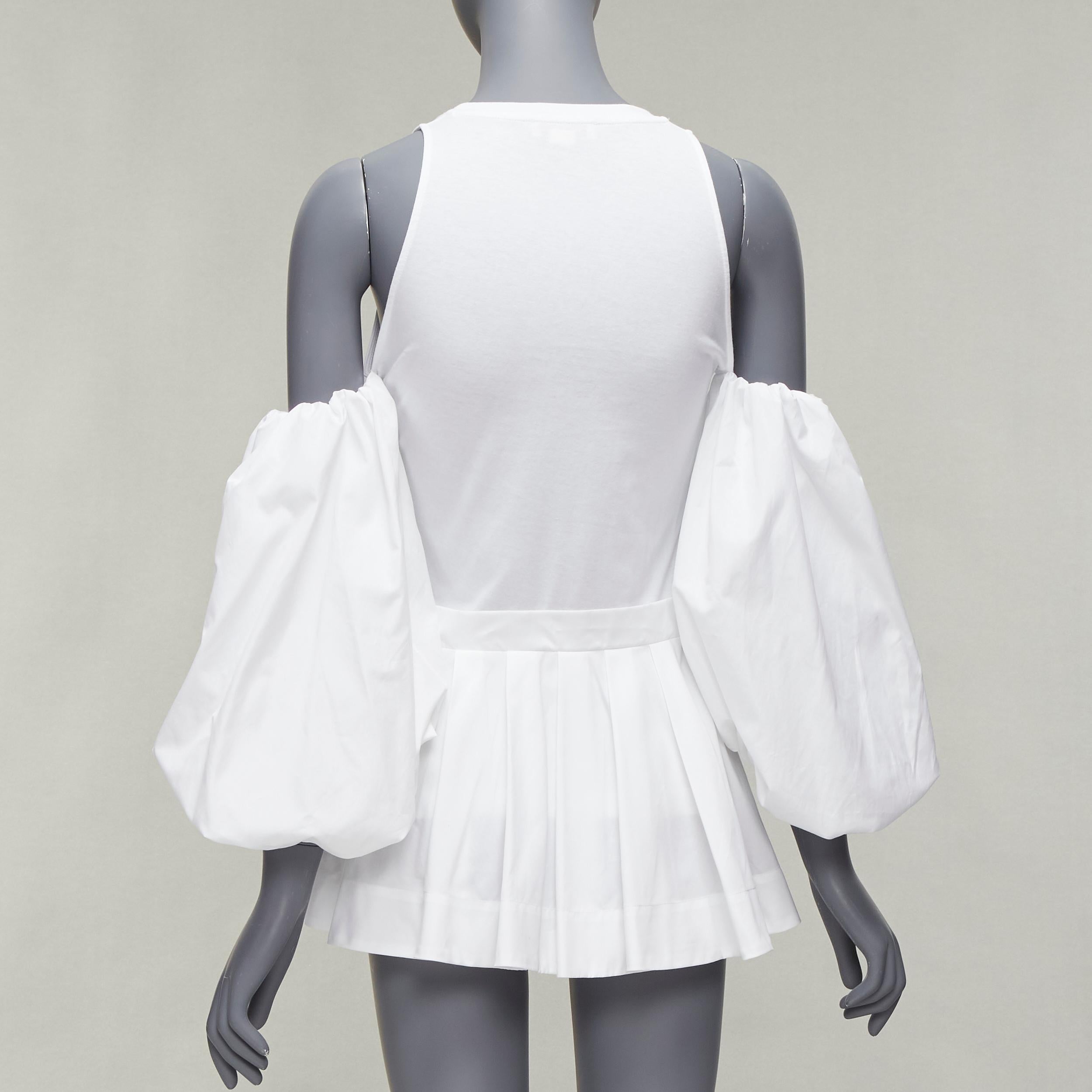 Donna Alexander McQueen, tshirt in cotone bianco con maniche a sbuffo e spalla fredda IT38 XS in vendita