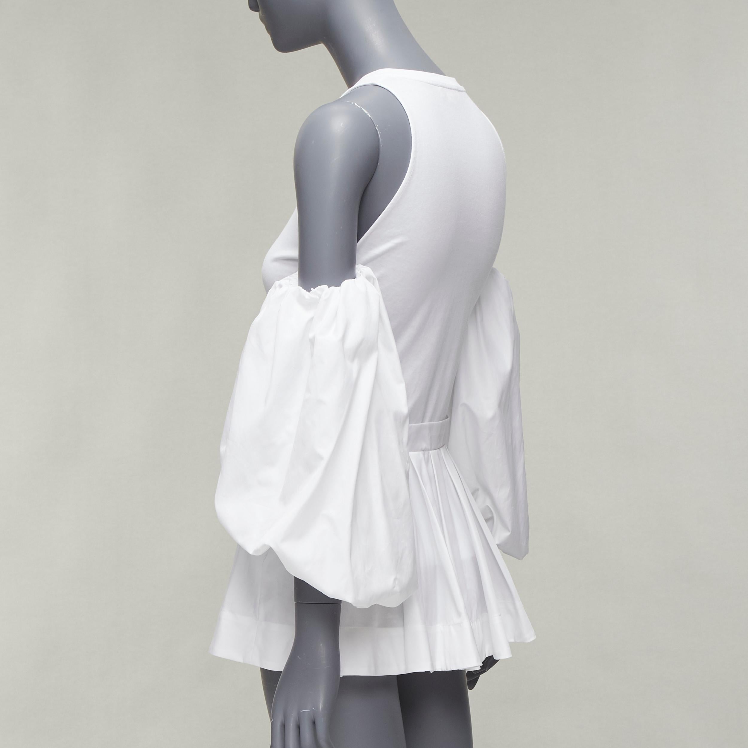 Alexander McQueen, tshirt in cotone bianco con maniche a sbuffo e spalla fredda IT38 XS in vendita 1