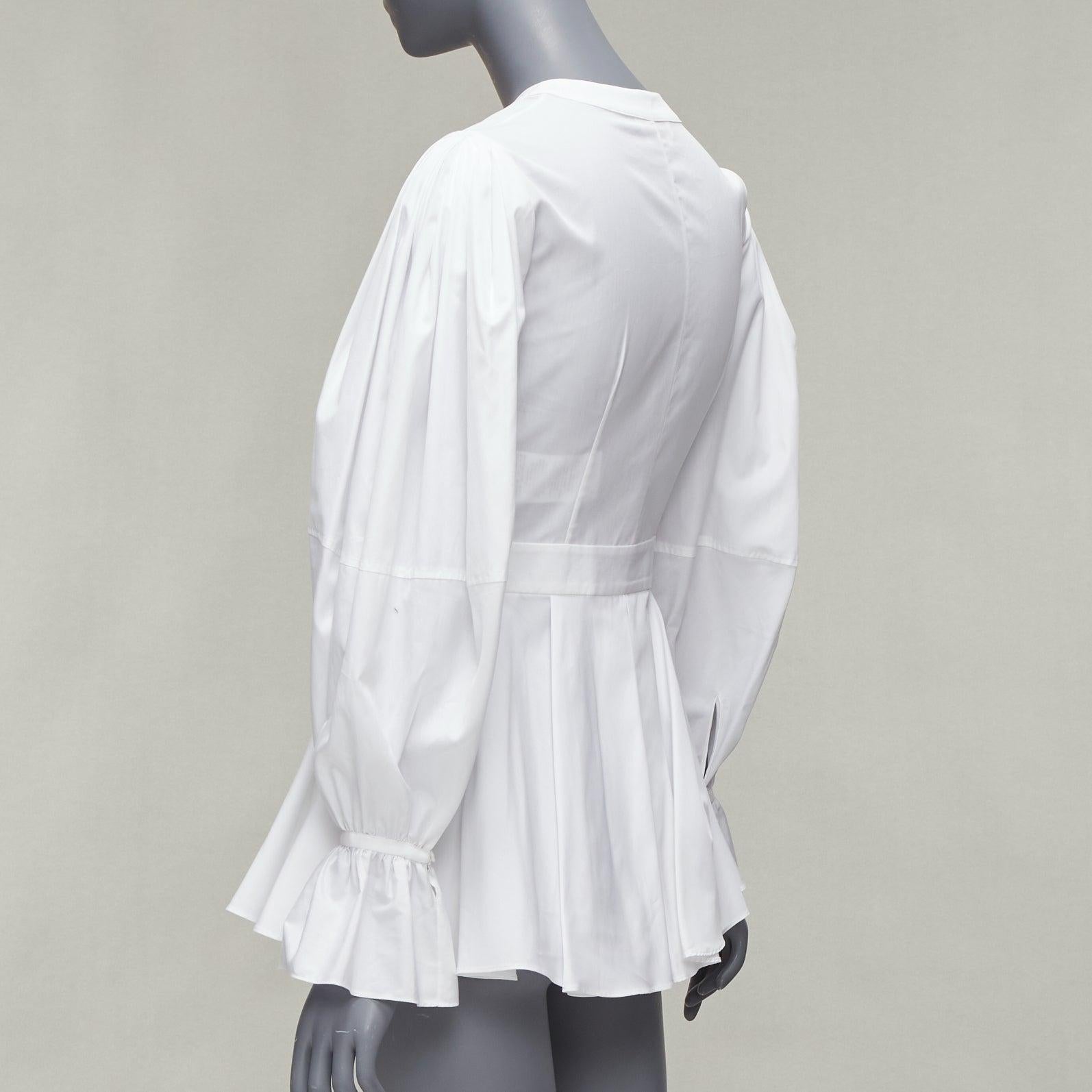 ALEXANDER MCQUEEN white cotton V-neck balloon sleeve peplum dress shirt IT38 XS For Sale 1