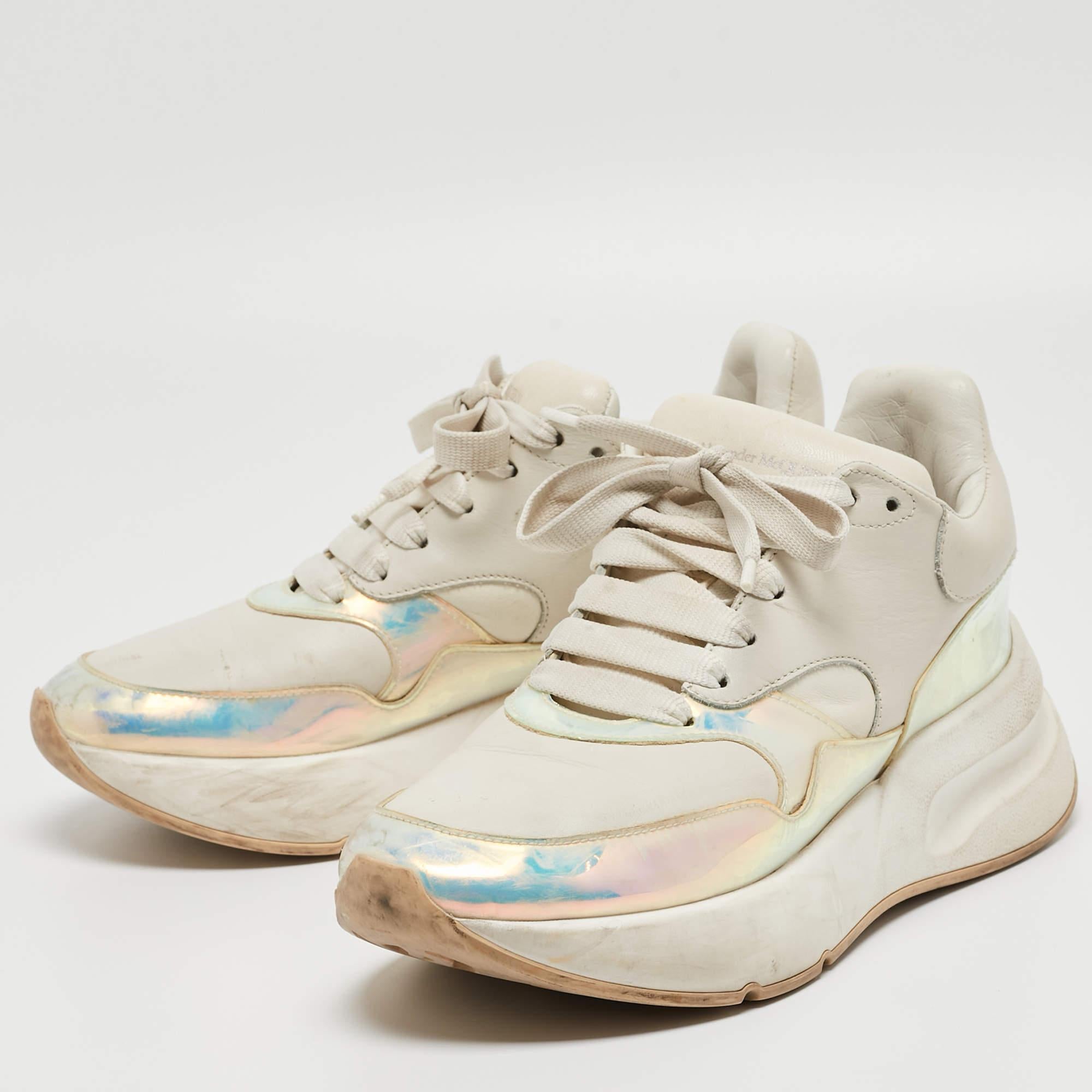 Give your outfit a luxe update with this pair of Alexander McQueen sneakers. The shoes are sewn perfectly to help you make a statement in them for a long time.