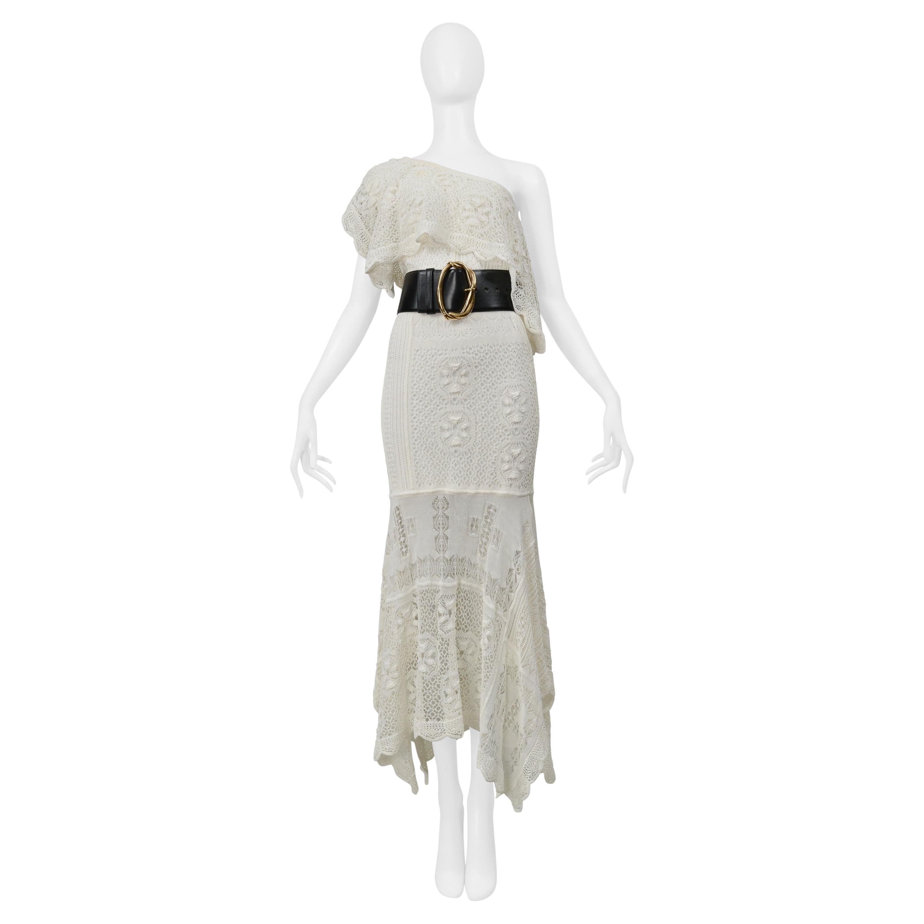 Alexander Mcqueen White Knitted Dress With Black Belt And Gold Buckle 2020 en vente
