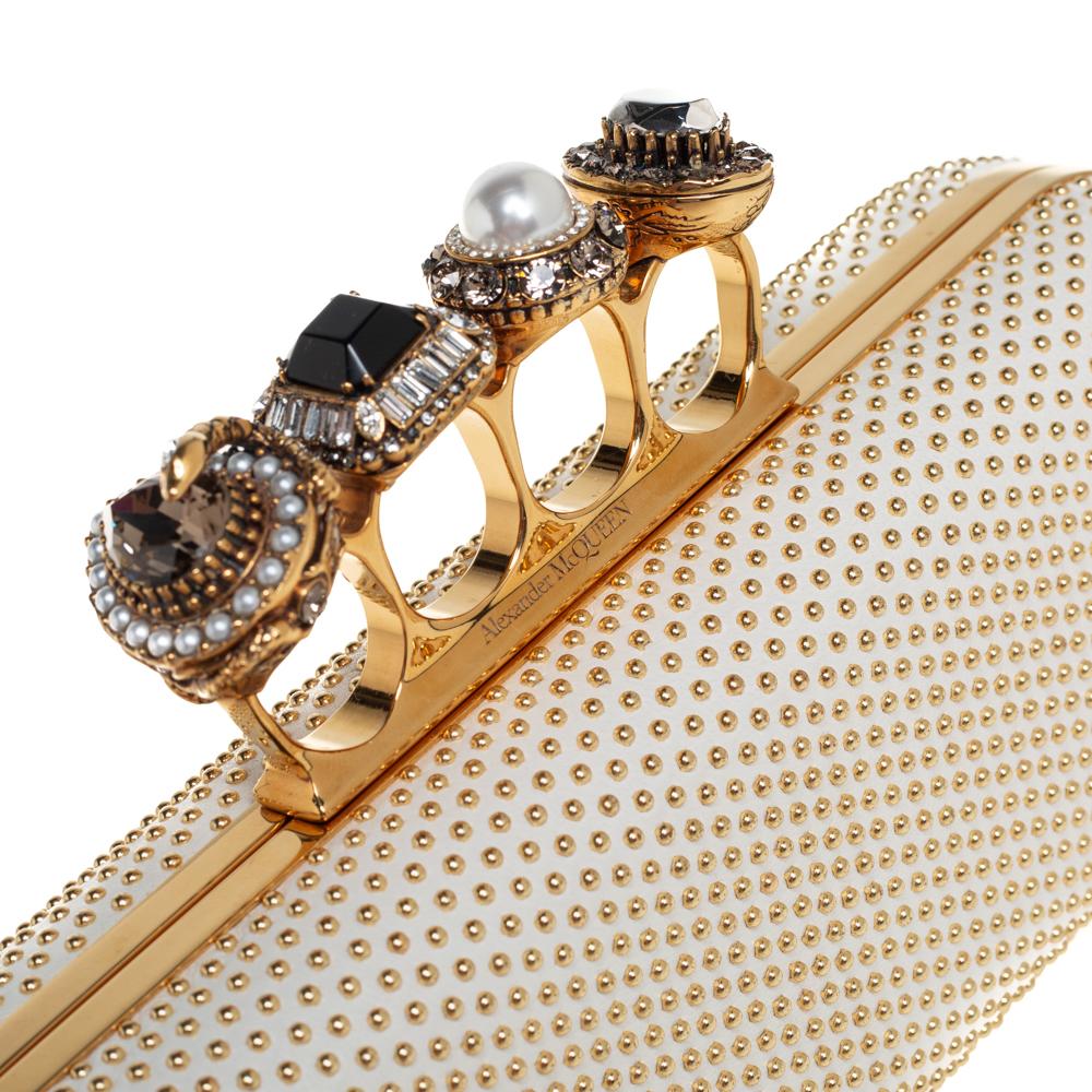 Alexander McQueen White Leather Studded Four Ring Knuckle Clutch In Good Condition In Dubai, Al Qouz 2