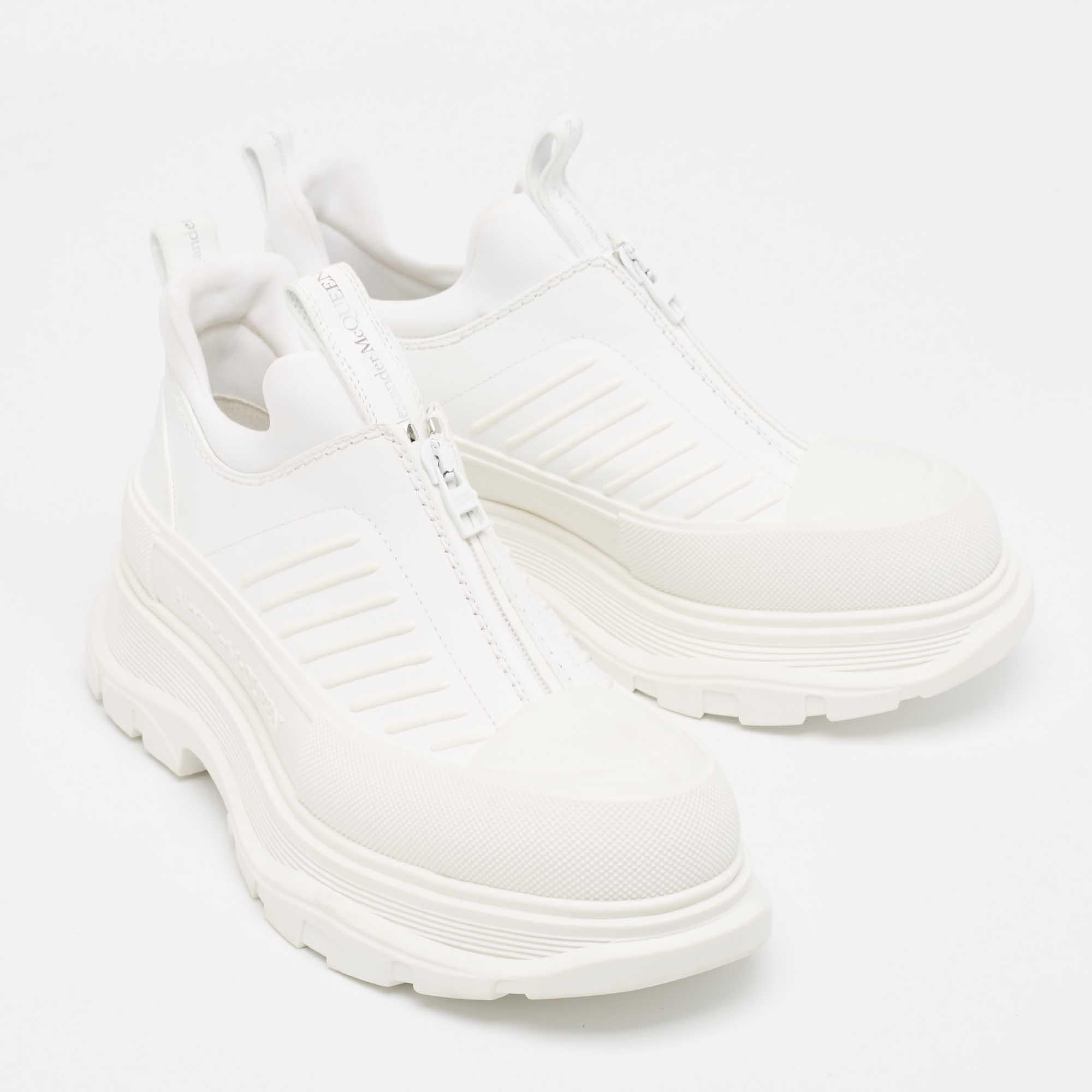 Alexander McQueen White Leather Tread Slick Moto Sneakers Size 40 In Good Condition In Dubai, Al Qouz 2