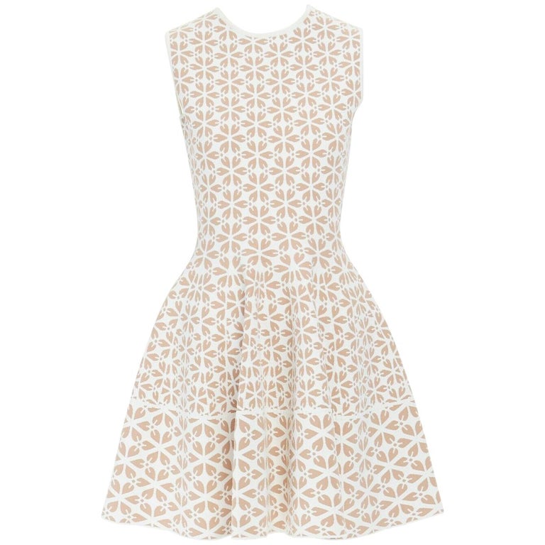 ALEXANDER MCQUEEN white nude geomtric leaf pattern jacquard fit flare ...