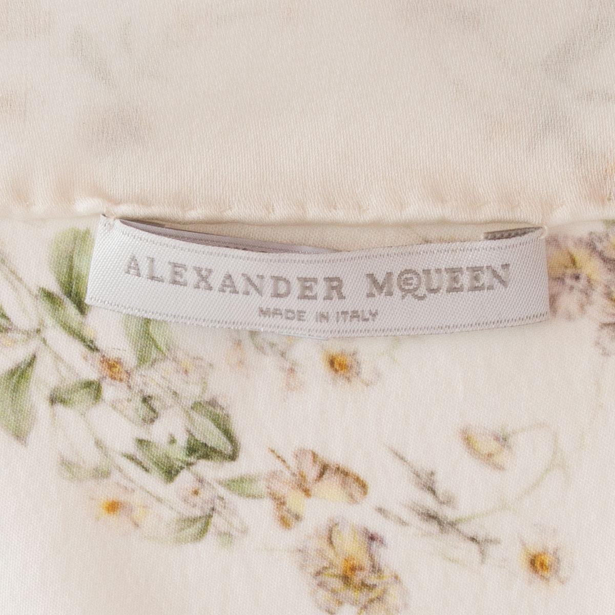 ALEXANDER MCQUEEN white silk MEADOWN & BUTTERFLY Scarf In Excellent Condition In Zürich, CH