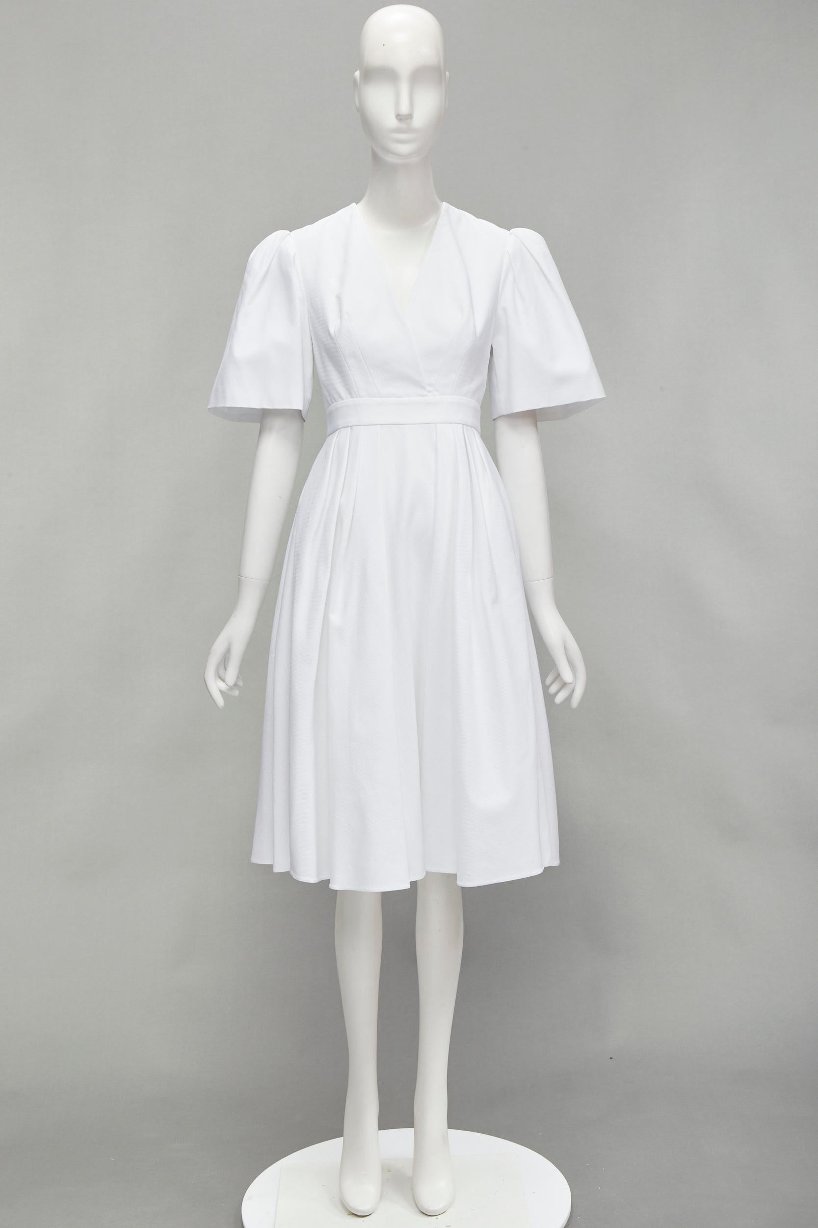 ALEXANDER MCQUEEN white structural bell sleeve V neck midi dress IT38 XS For Sale 5