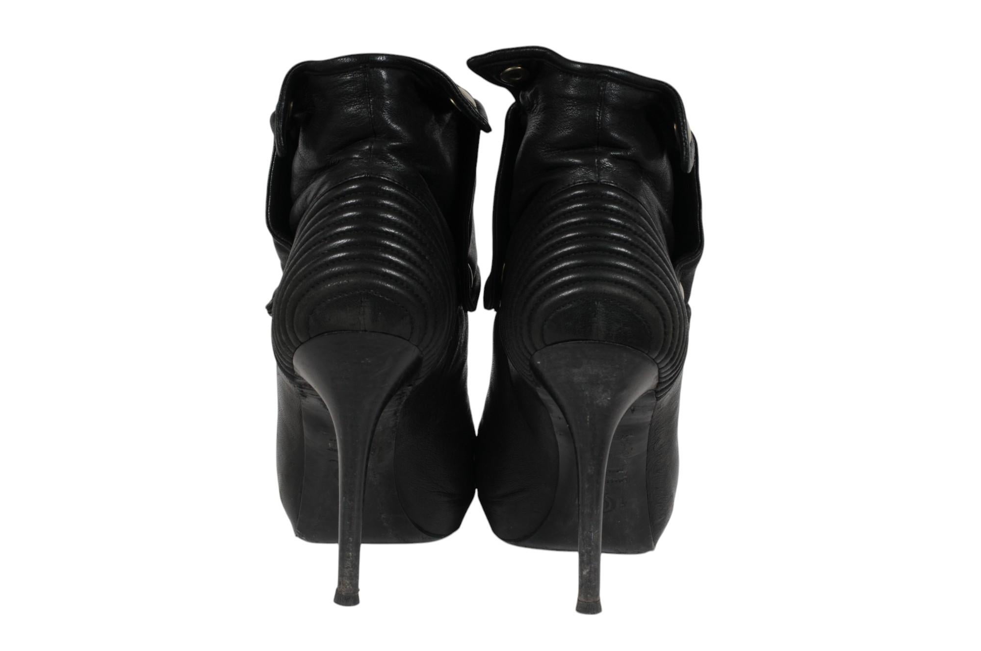 De las mujeres Alexander McQueen Mujer Skull Moto Peep Toe Zip Botines Talla US 10 IT 40 Negro en venta