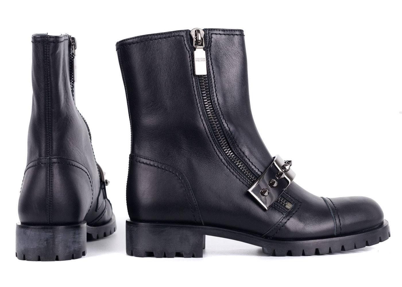 Alexander McQueen Womens Black Metal Strap Combat Boots In New Condition For Sale In Brooklyn, NY