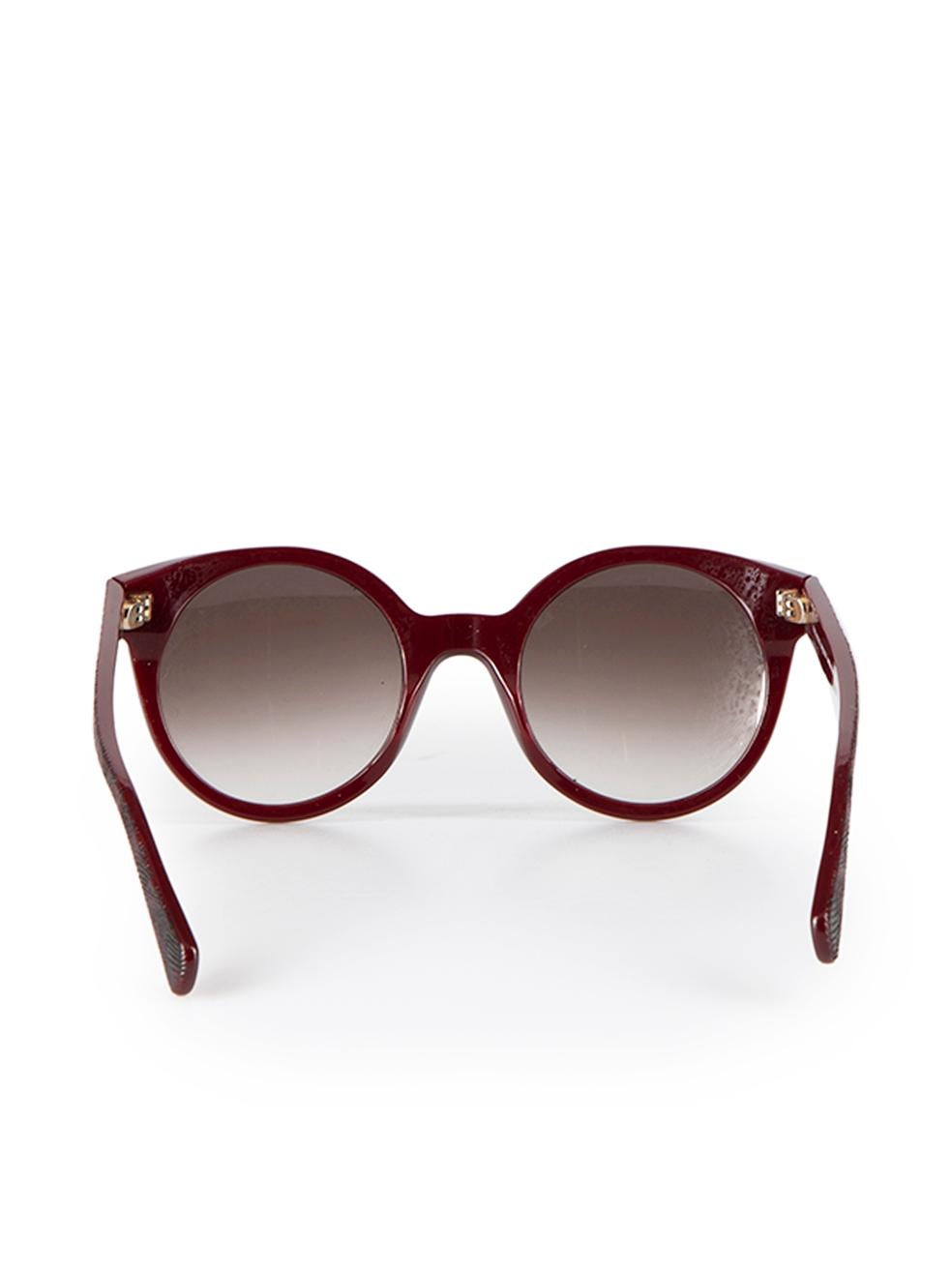 Alexander McQueen Women's Burgundy Textured Rounded Frame Sunglasses In Good Condition In London, GB