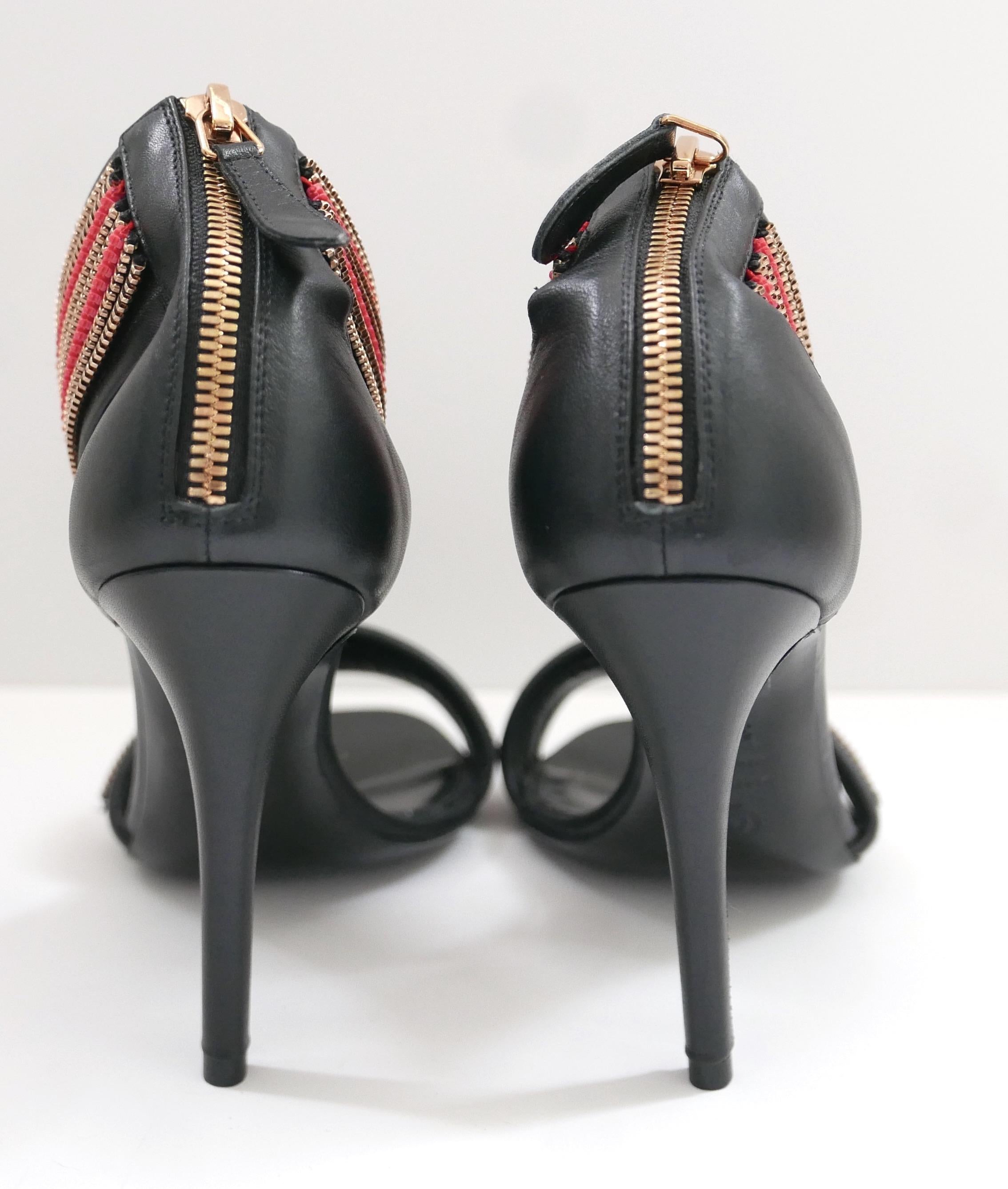 Alexander McQueen zipper trim sandals In New Condition For Sale In London, GB