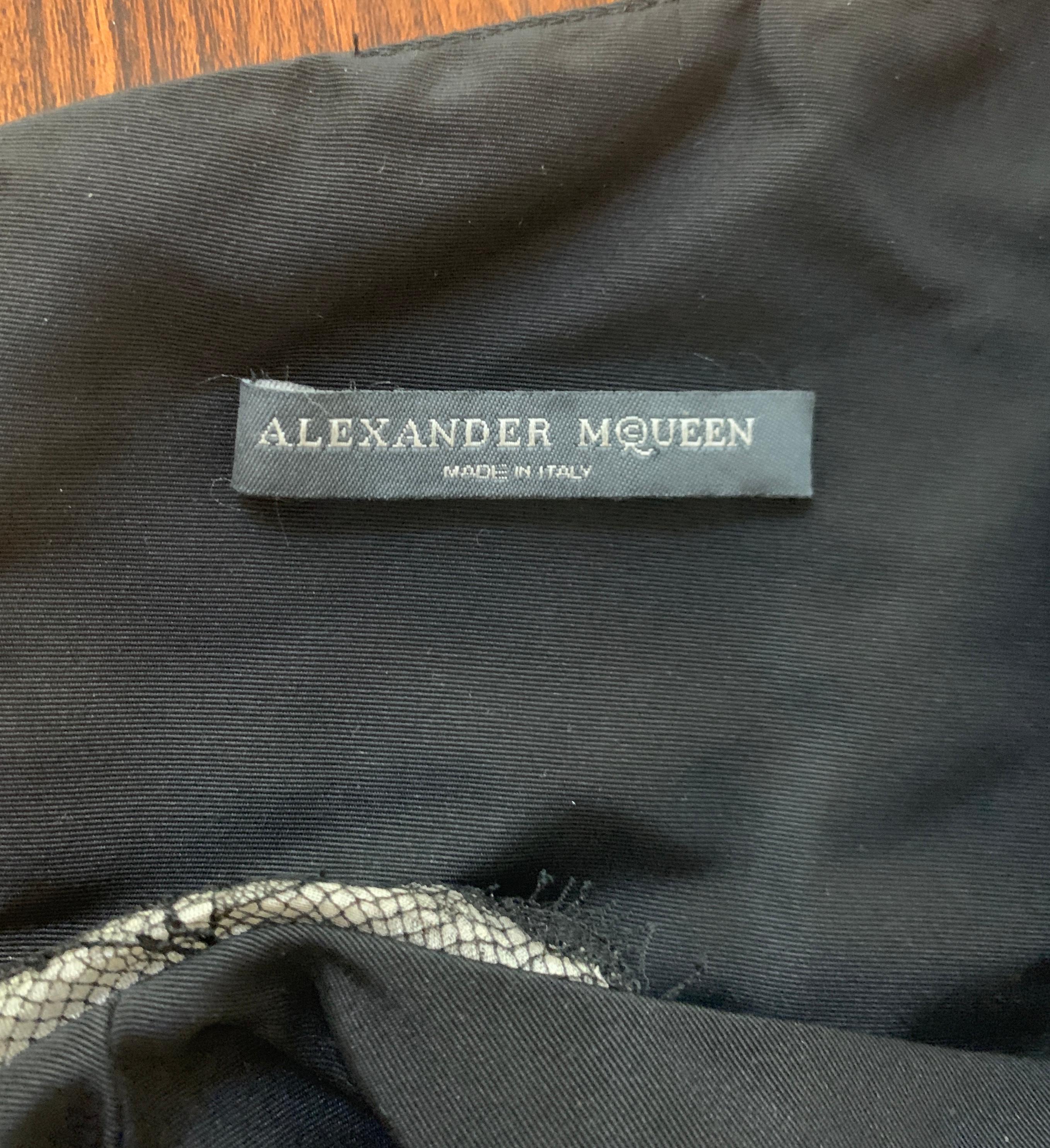 Alexander McQueen 2005 Black Silk Sleeveless Midi Cocktail Dress with Lace Trim For Sale 1
