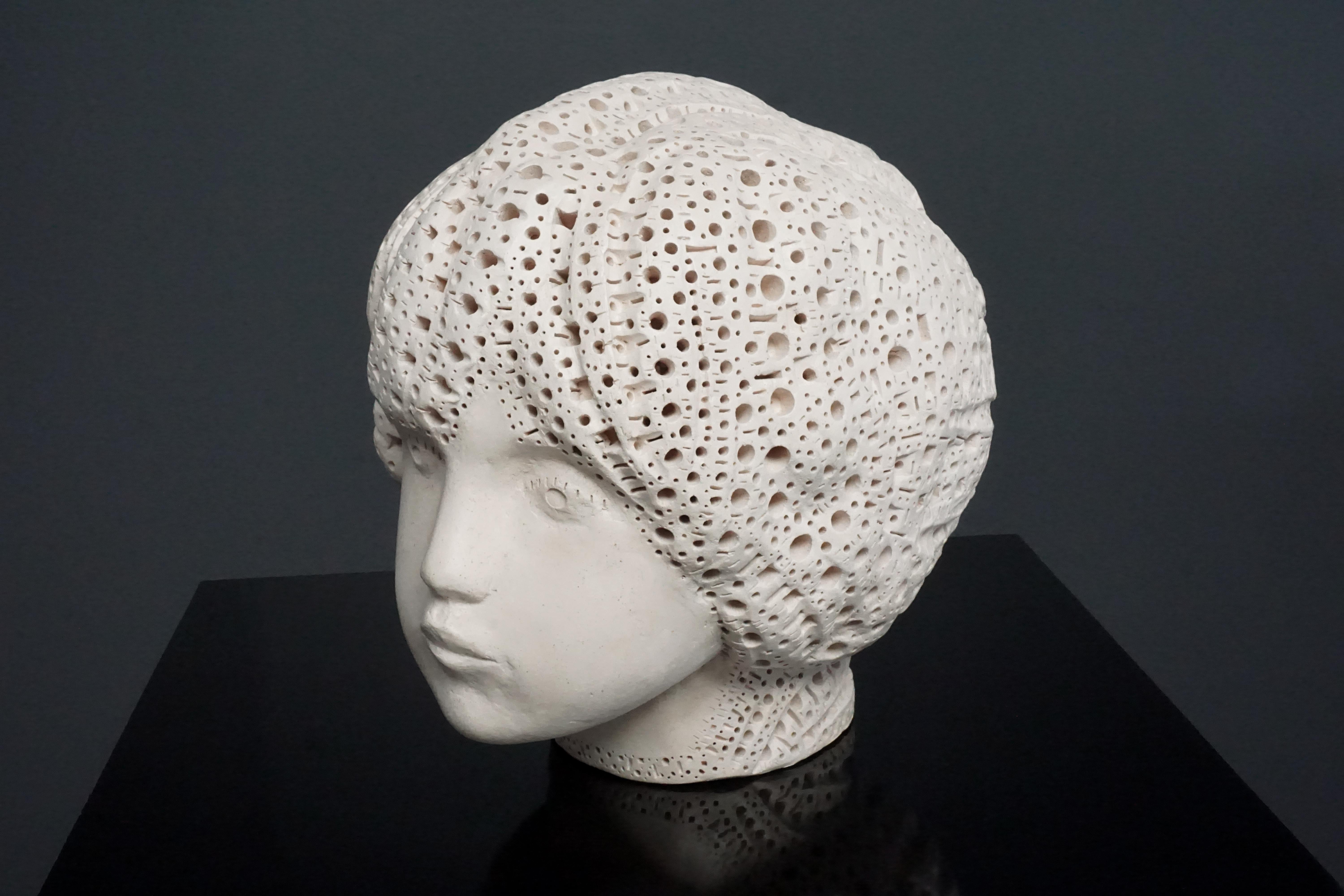 Buste figuratif en terre cuite, Alexander Ney, « Reflection », 2019 en vente 4