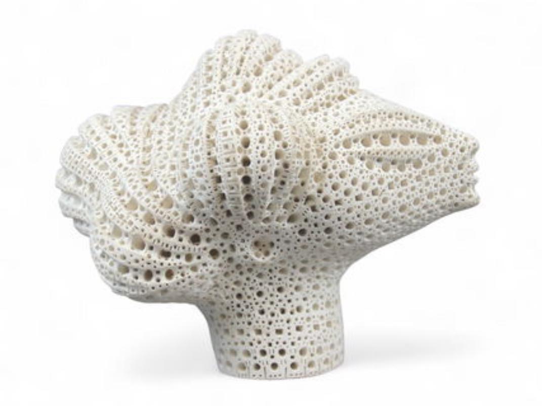 “Stylized Terracotta Head” - Gris Figurative Sculpture par Alexander Ney