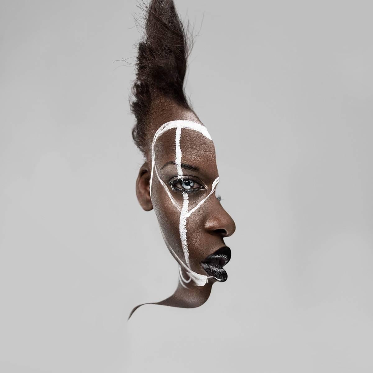 Alexander Palacios Abstract Photograph – 2 Gesicht III