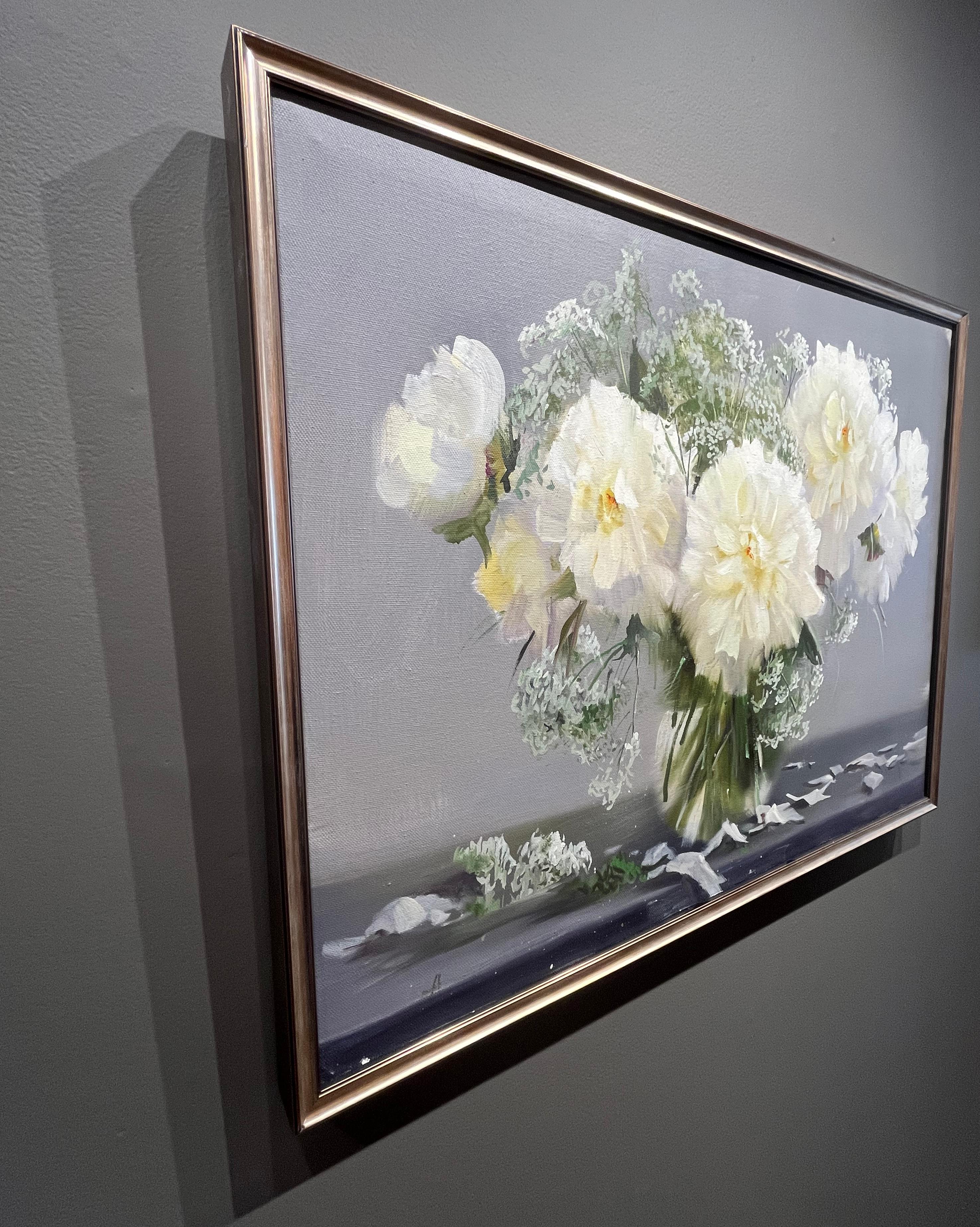 Peinture à l'huile « pivoines et dentelle » d'Alexander Pede, Bouquet floral blanc 24 x 30 en vente 3