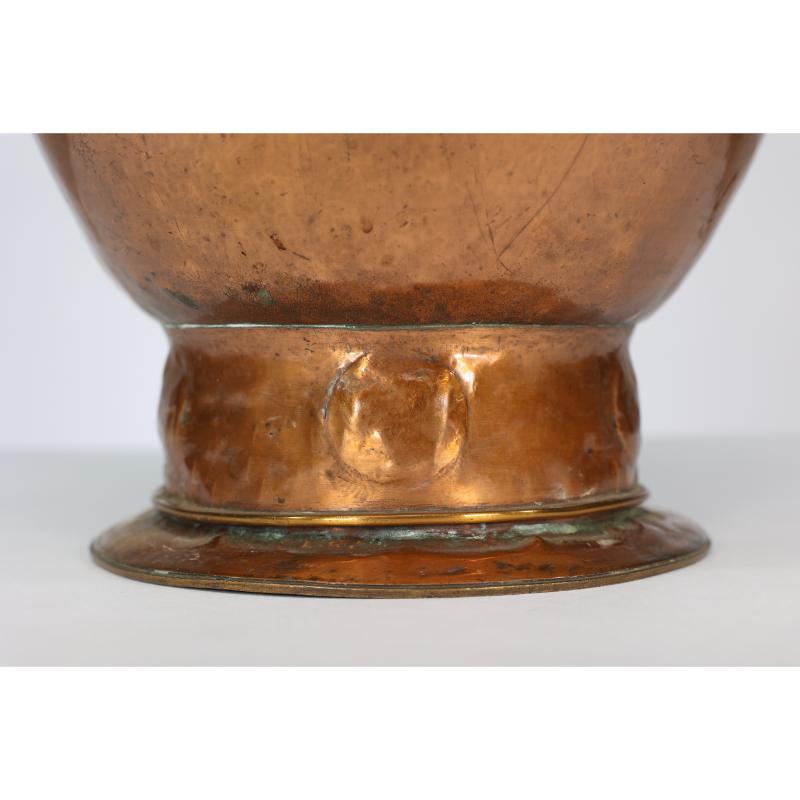 Alexander Ritchie of Iona style. A large hand hammered heavy gage copper planter For Sale 3