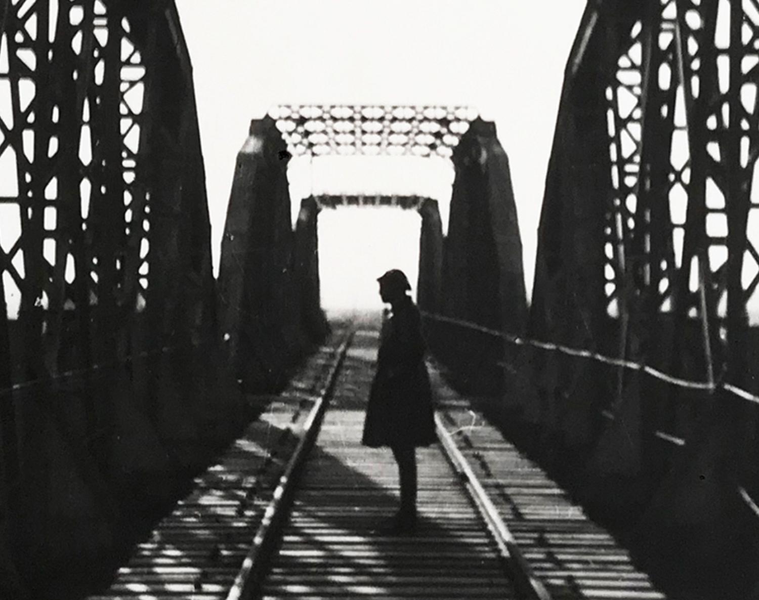 Alexander Rodchenko, Eisenbahnbrücke: Silber-Gelatinedruck, Moderne Kunst im Angebot 3
