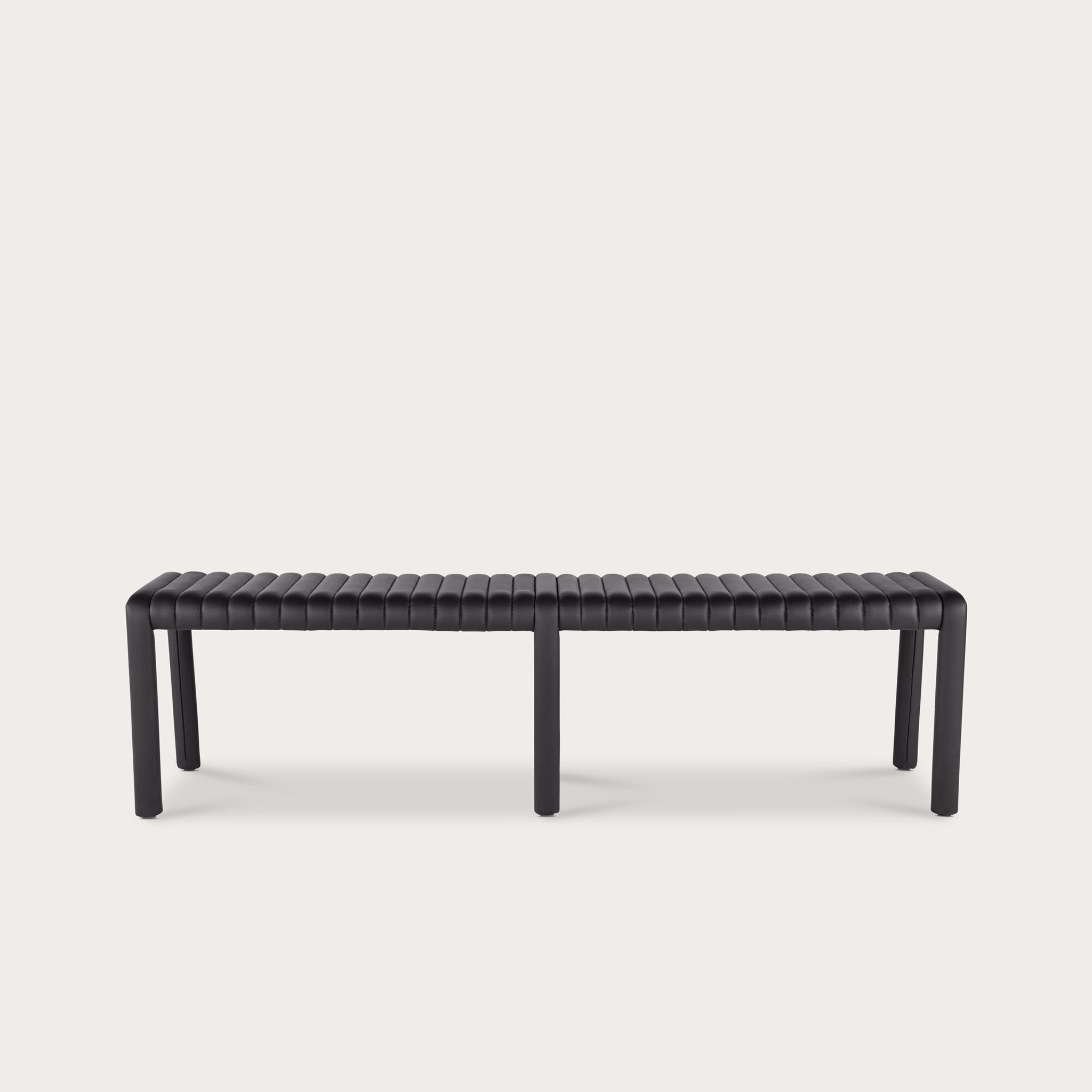 Banc Alexander Street de Philippe Malouin en cuir perforé Neuf - En vente à Toronto, ON