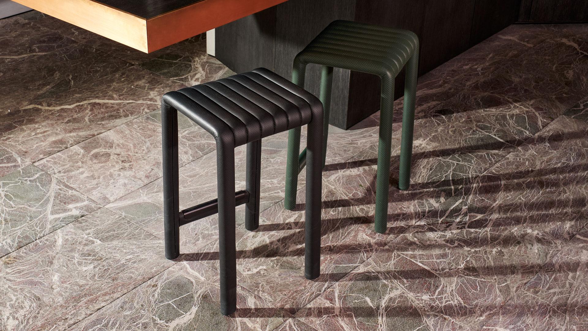 Sgabello Alexander Street di Philippe Malouin in pelle traforata in vendita 2
