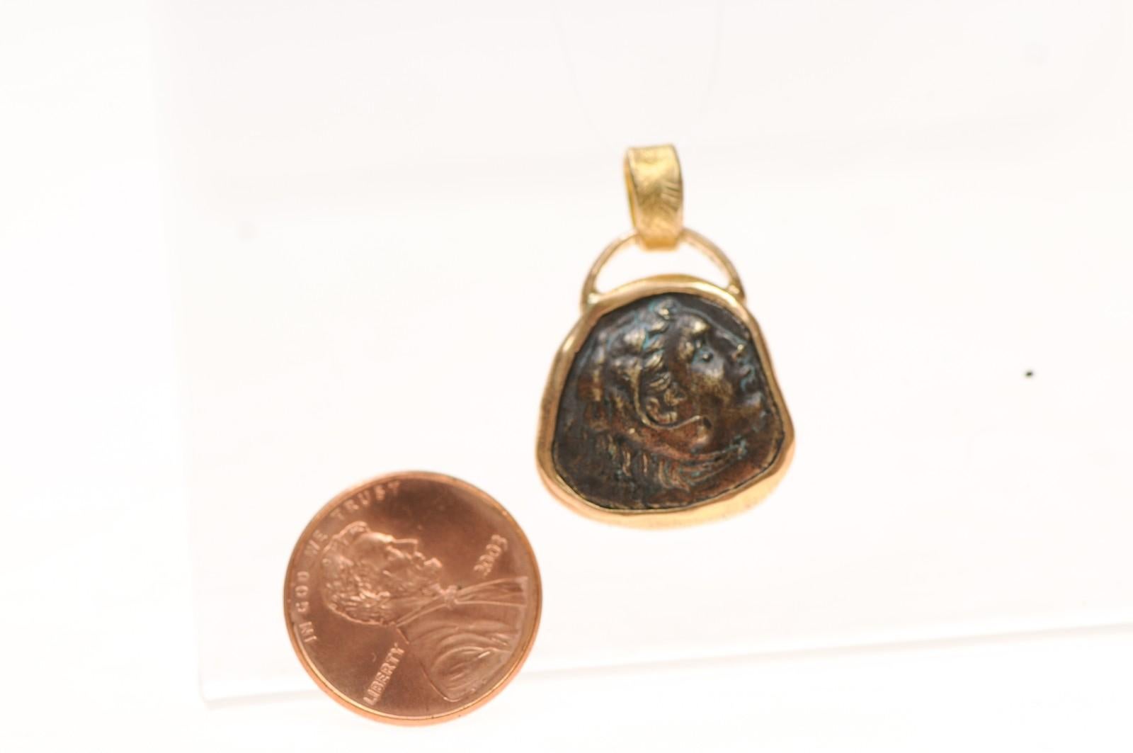 Alexander the Great Bronze [coin] Pendant in 22K Gold (pendant only) In Excellent Condition For Sale In Atlanta, GA