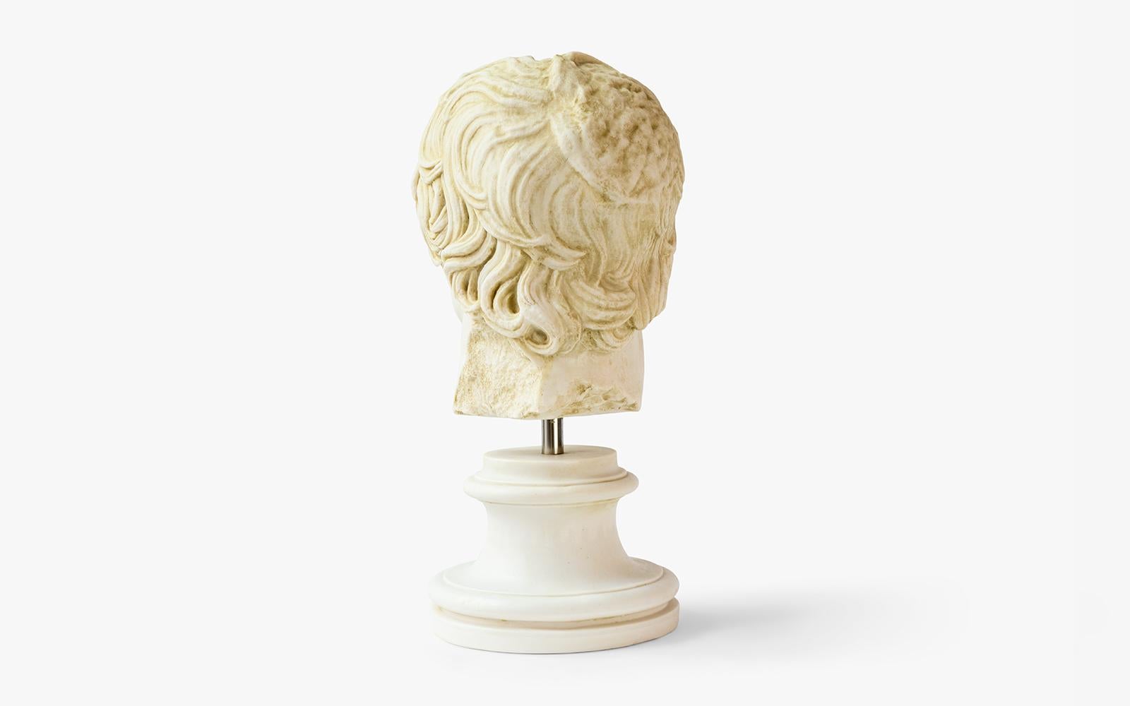 Grec classique Le grand buste d'Alexander fabriqué avec de la poudre de marbre comprimée / Istanbul / Petit en vente