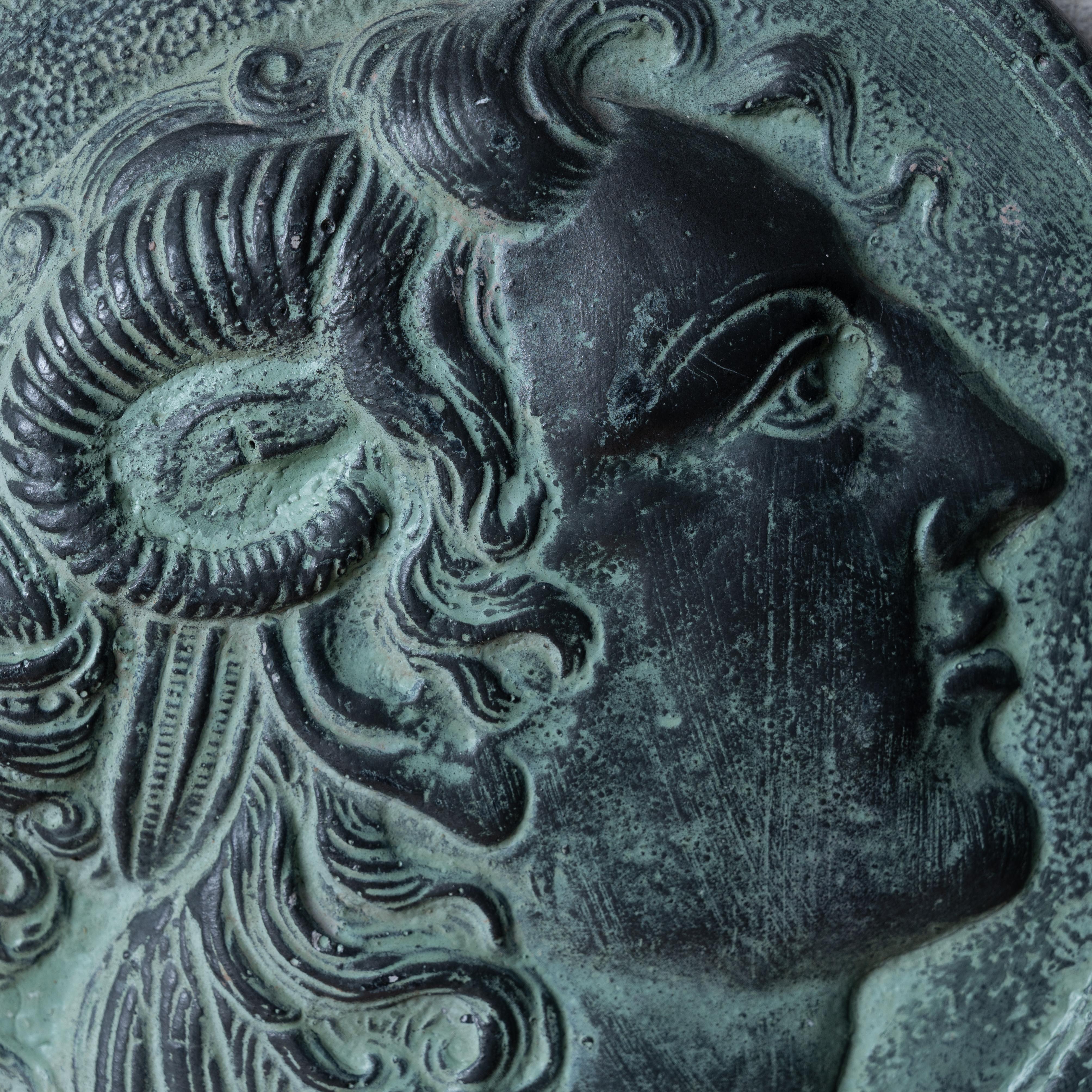 Alexander der Große Gipsrelief, ca. 1960 im Zustand „Gut“ im Angebot in Savannah, GA