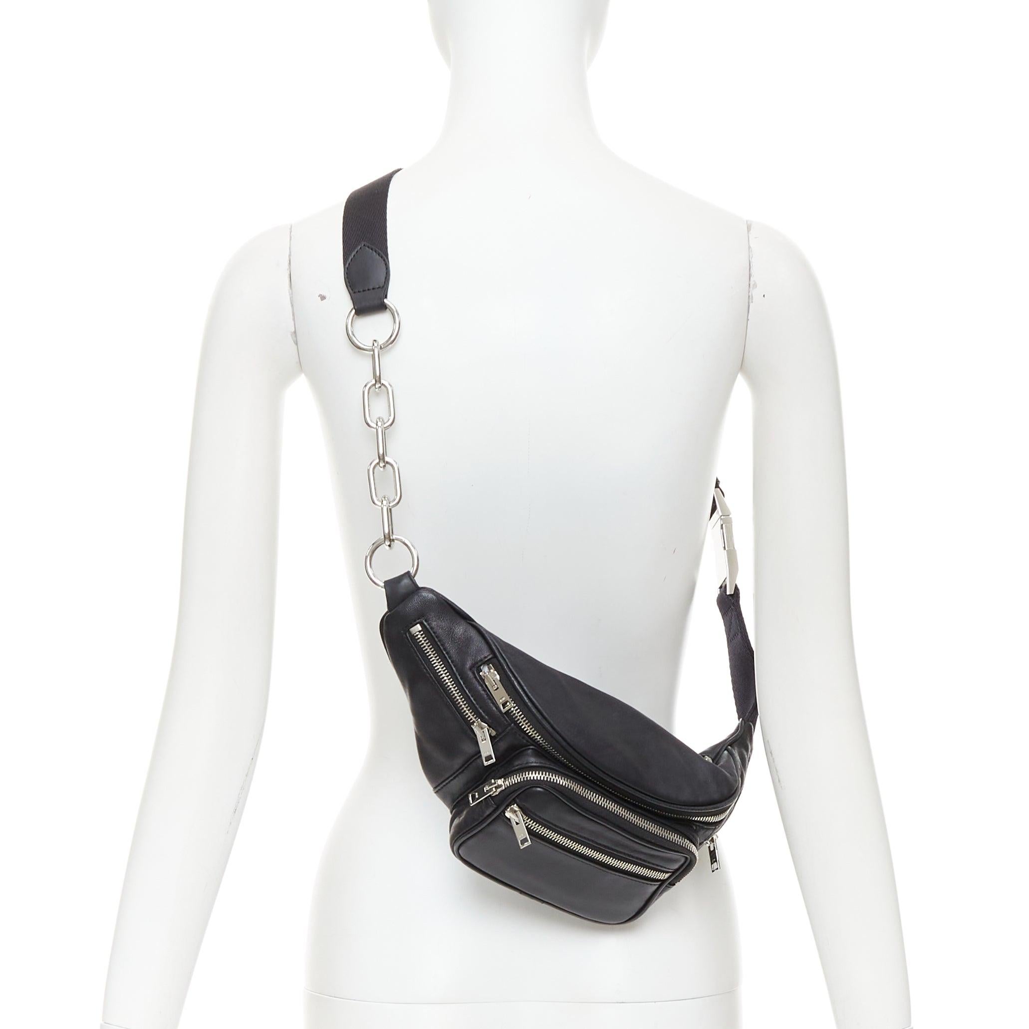 Alexander Wang Attica, borsa in pelle nera e argento con cintura a zip multipla
Riferimento: ECLO/A00167
Marchio: Alexander Wang
Stilista: Alexander Wang
Model No: Attica
Materiale: Pelle
Colore: Nero, Silver
Modello: Tinta unita
Chiusura: