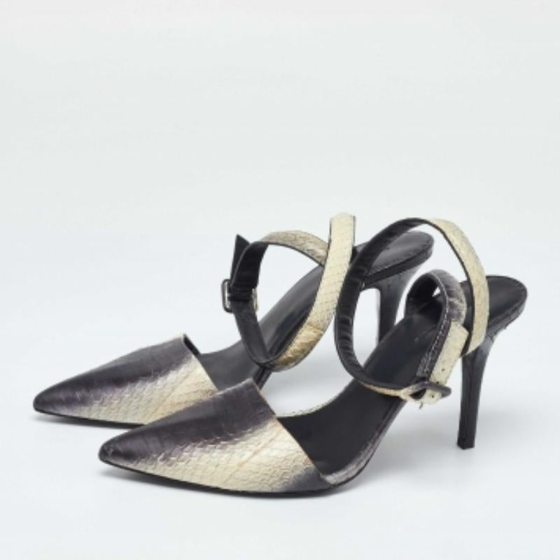 Wunderbar gefertigte Schuhe mit bemerkenswerten Elementen, die gut passen und perfekt zu all Ihren Plänen passen. Sichern Sie sich diese Alexander Wang Pumps noch heute!