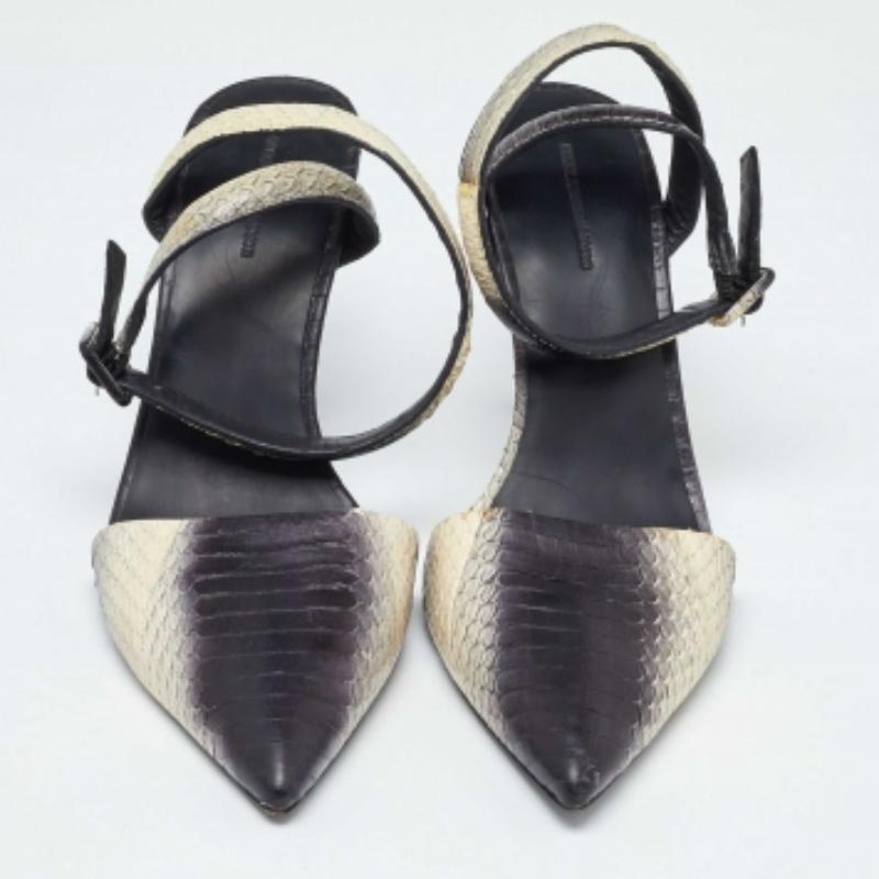 Alexander Wang Schwarz/Beige Python Leder Knöchelriemen Pumps Größe 40.5 im Zustand „Gut“ im Angebot in Dubai, Al Qouz 2